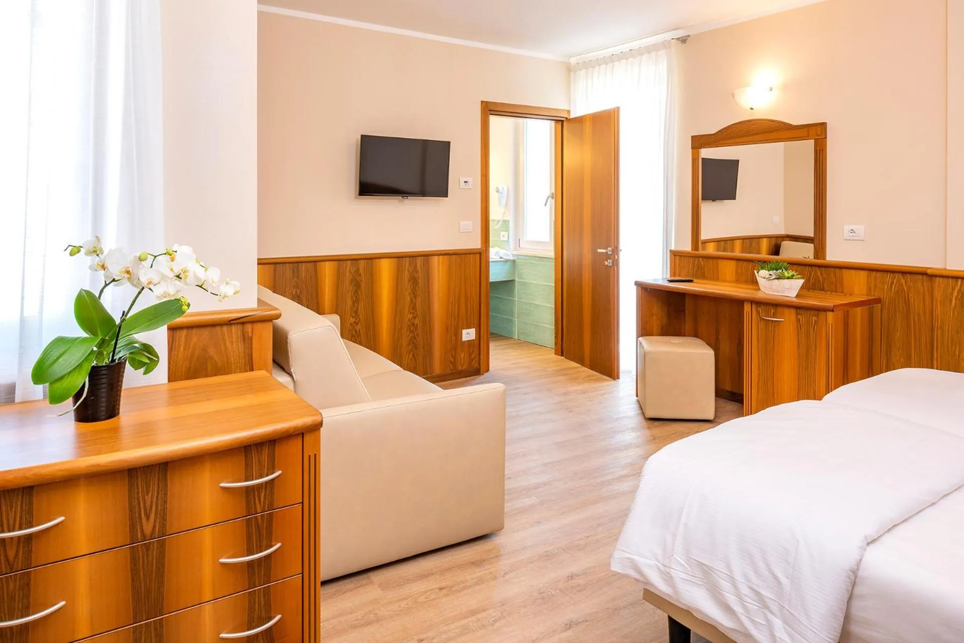 Quadruple Room in Hotel Centrale