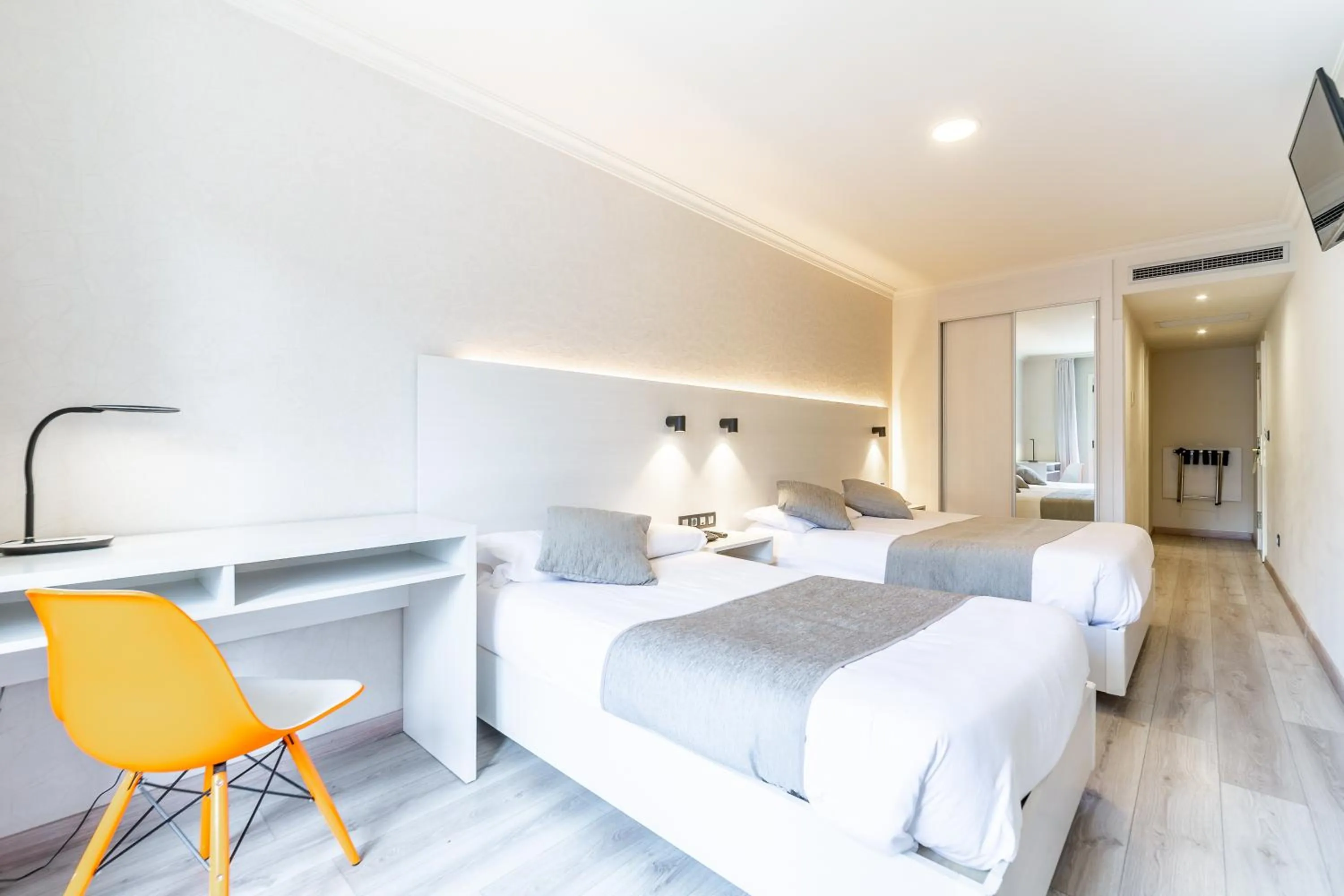 Superior Triple Room with View in Hotel Atlántico Vigo