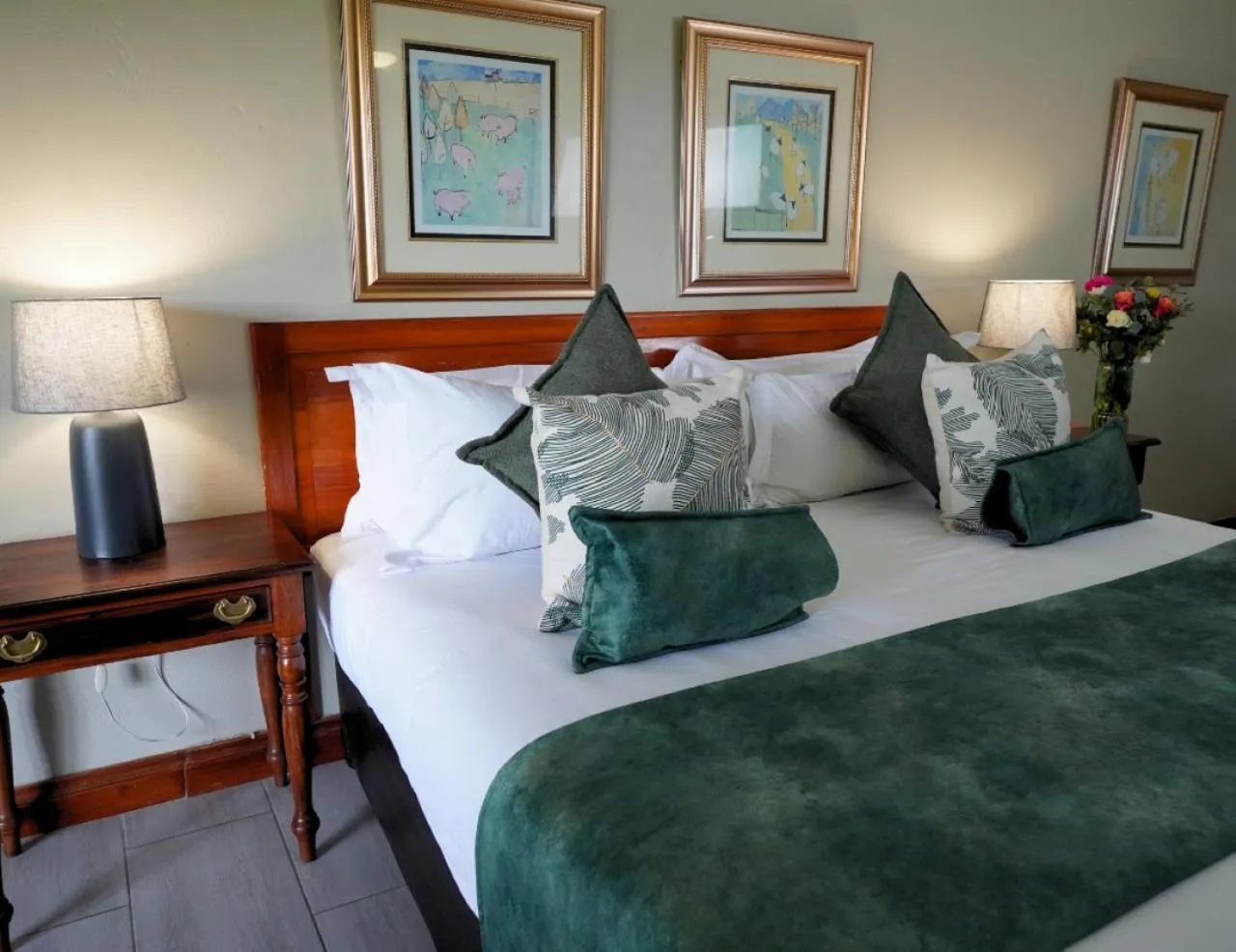 King Suite - single occupancy in Coach House Hotel & Spa Tzaneen