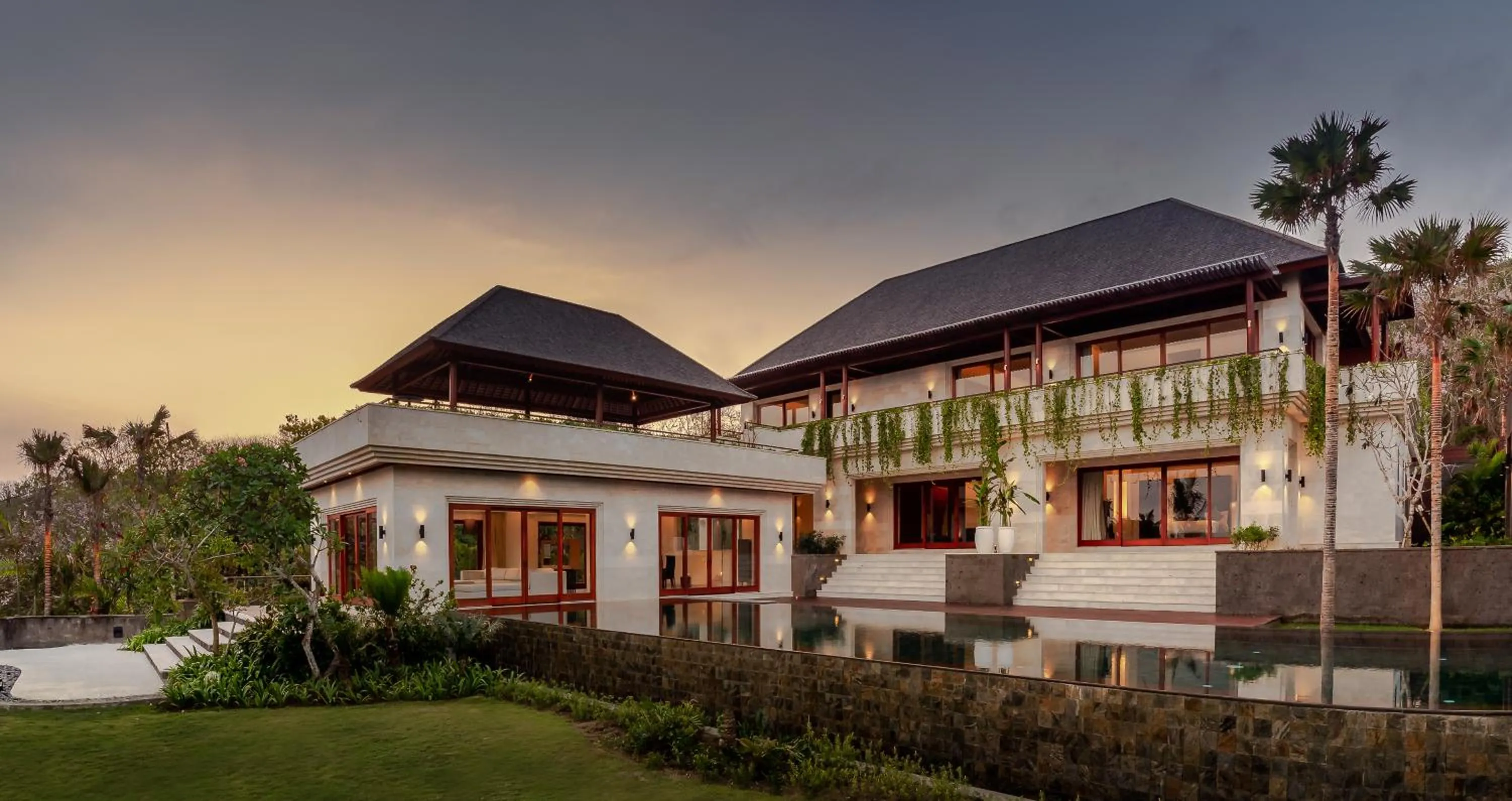 The Ridge - Three-Bedroom Villa with Ocean View and Benefits in The Edge Bali