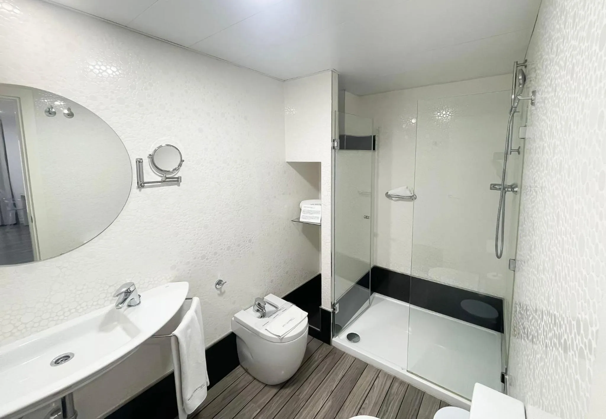 Double Room with Extra Bed (2 Adults + 1 Child) in La Boutique Puerta Osario