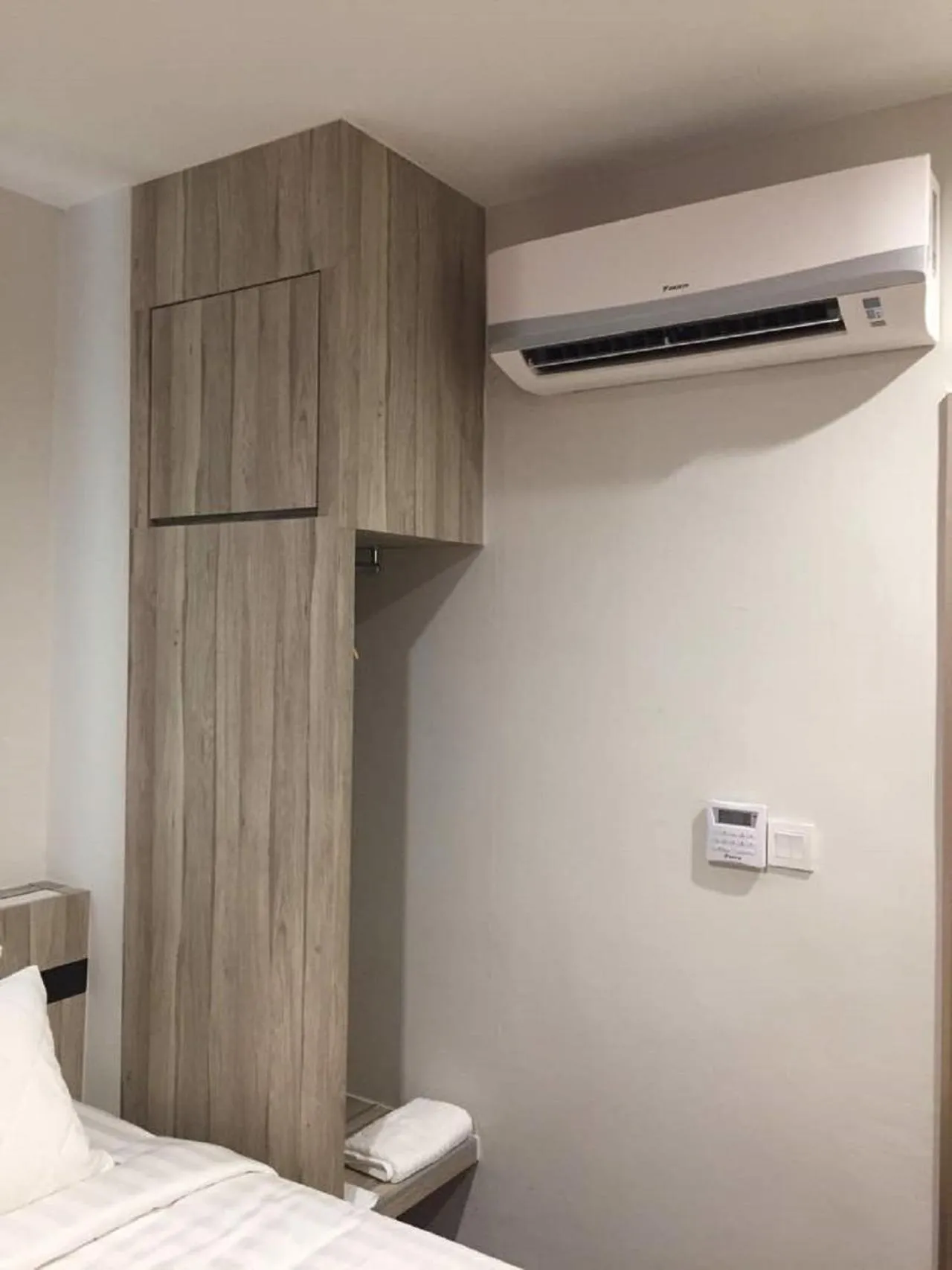 Standard Twin Room in Meriton Inn