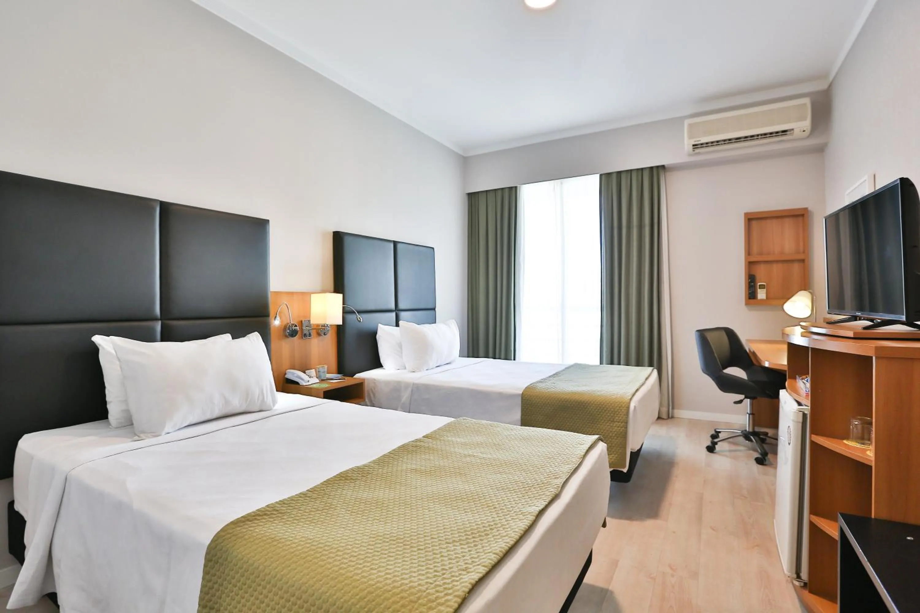 Deluxe Twin Room in Comfort Ibirapuera