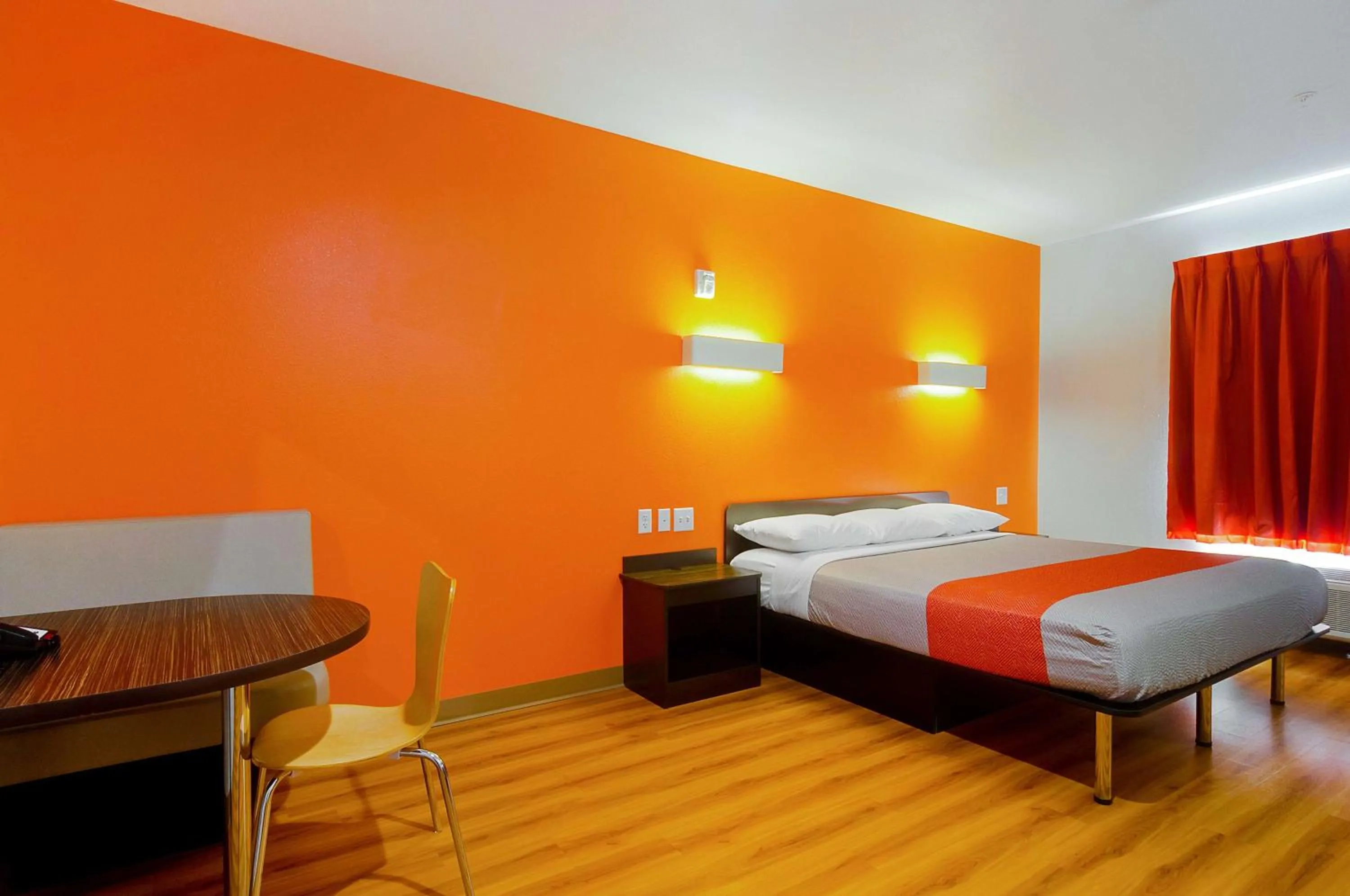 King Room - Non-Smoking in Motel 6-Midland, TX