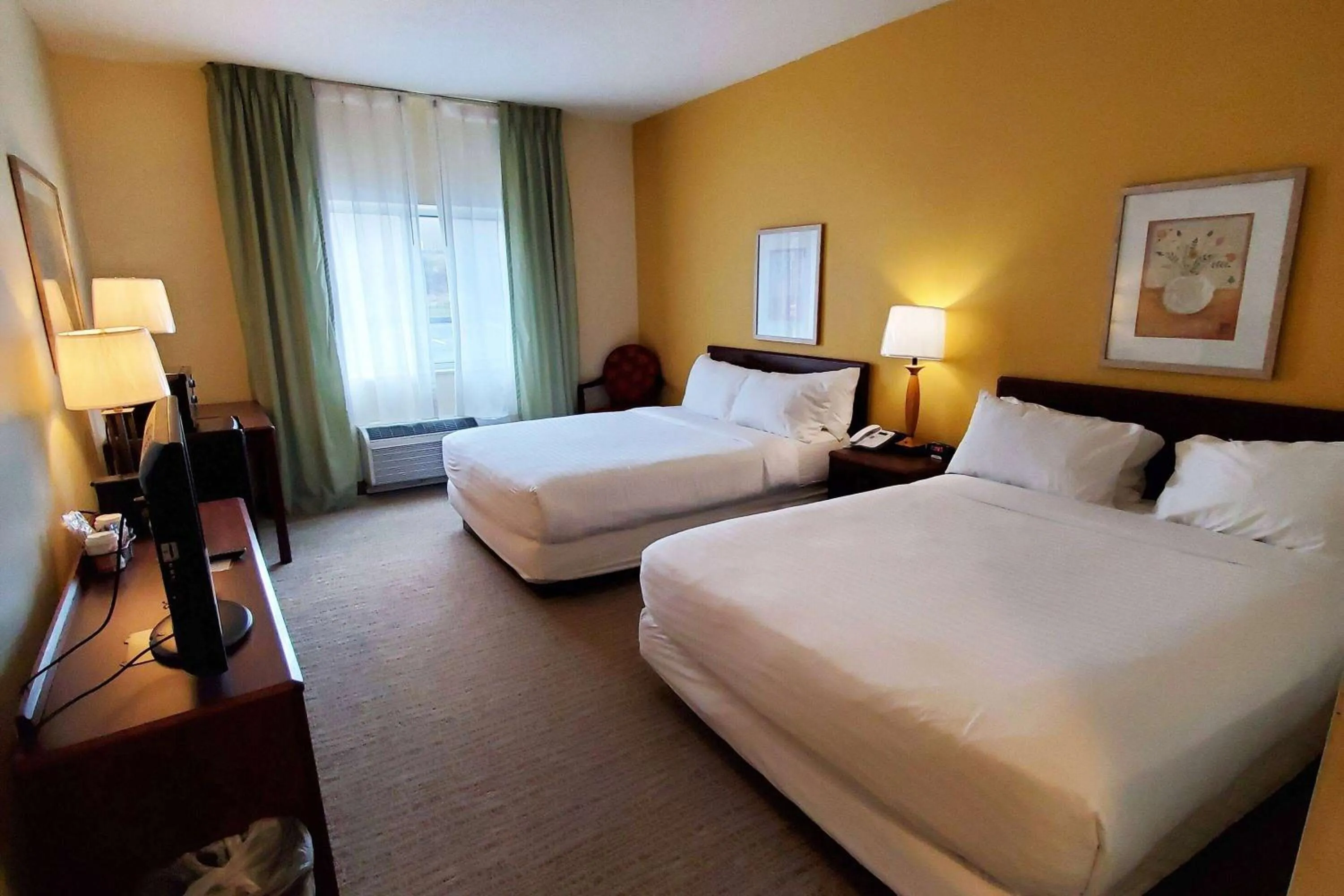 Photo of the whole room, Bed in Wingate by Wyndham Uniontown