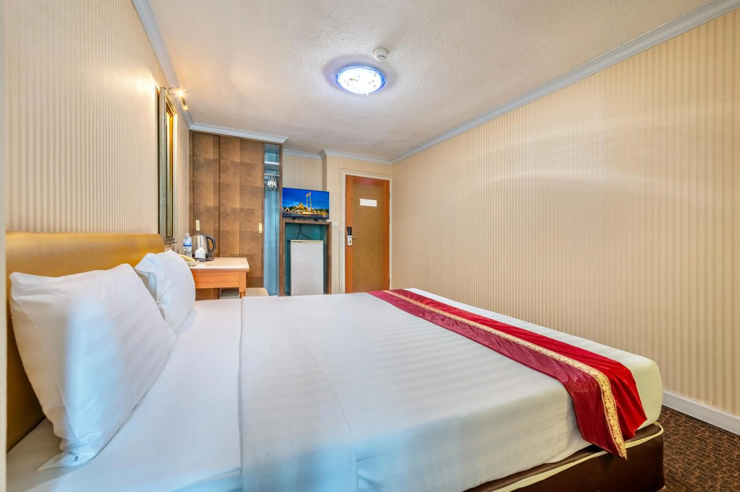 Superior Double or Twin Room in NASA BANGKOK - Airport Rail Link Ramkhamhang