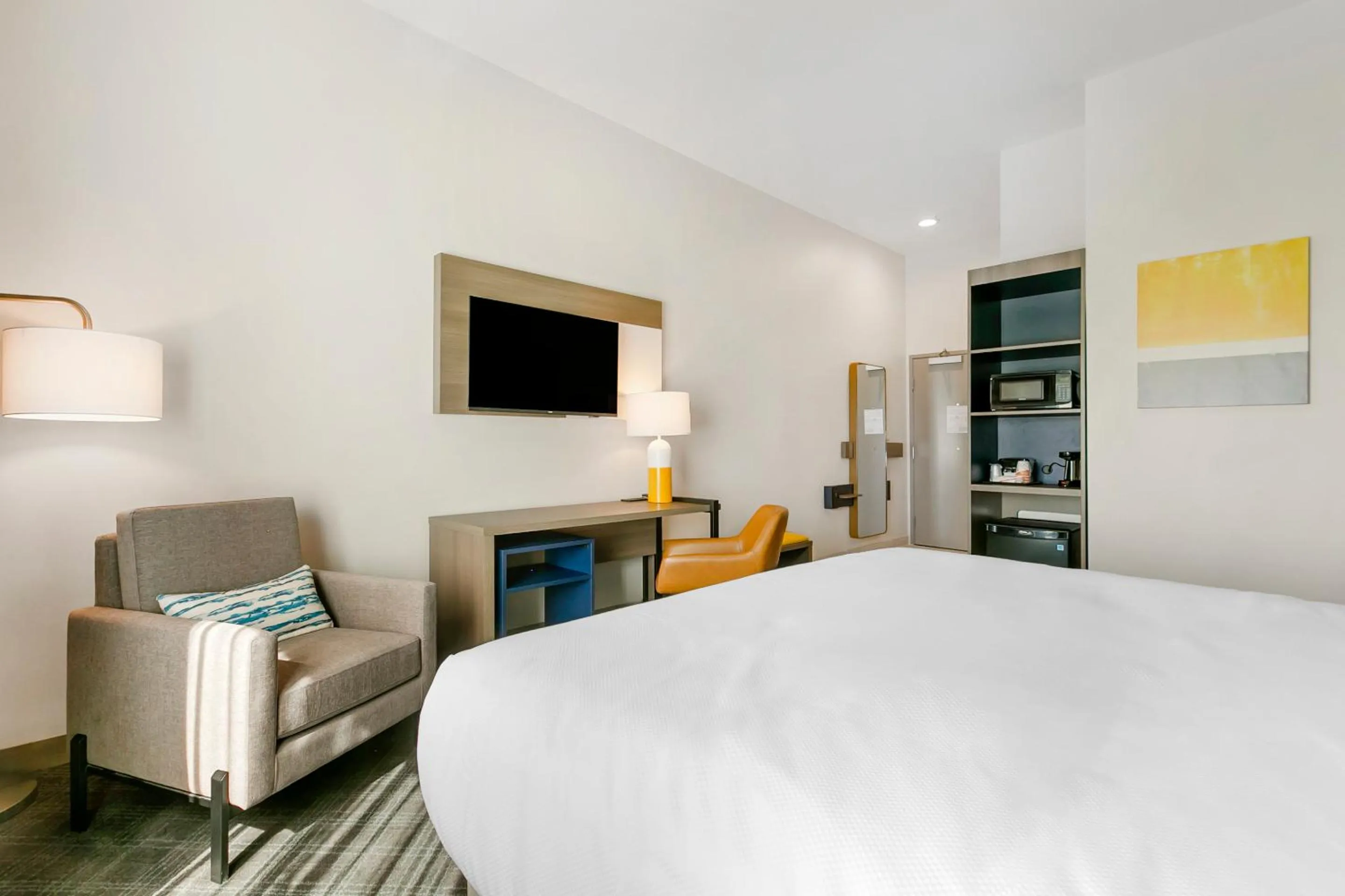 King Room - Disability Access/Non Smoking  in Comfort Inn & Suites Houma