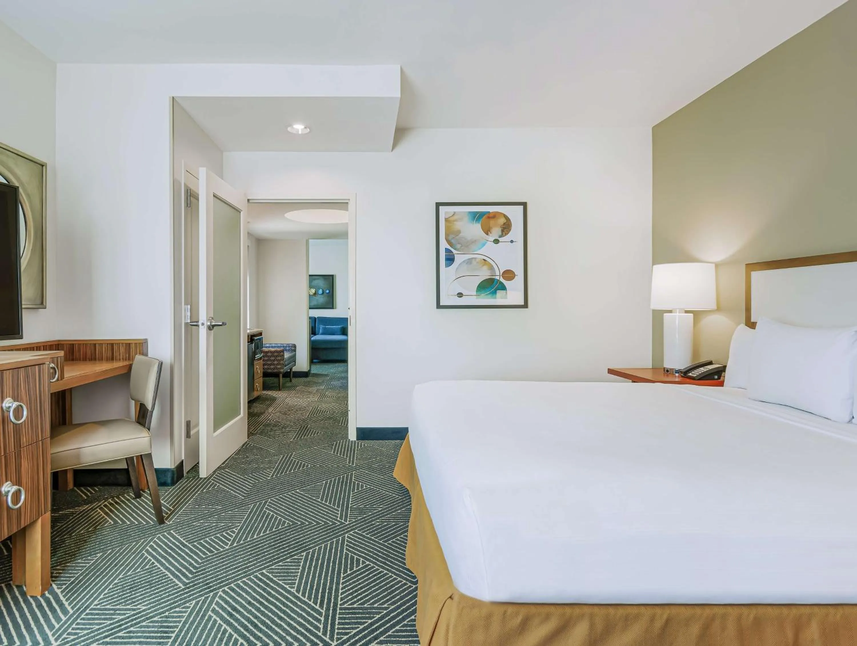 King Suite in Embassy Suites Houston - Downtown