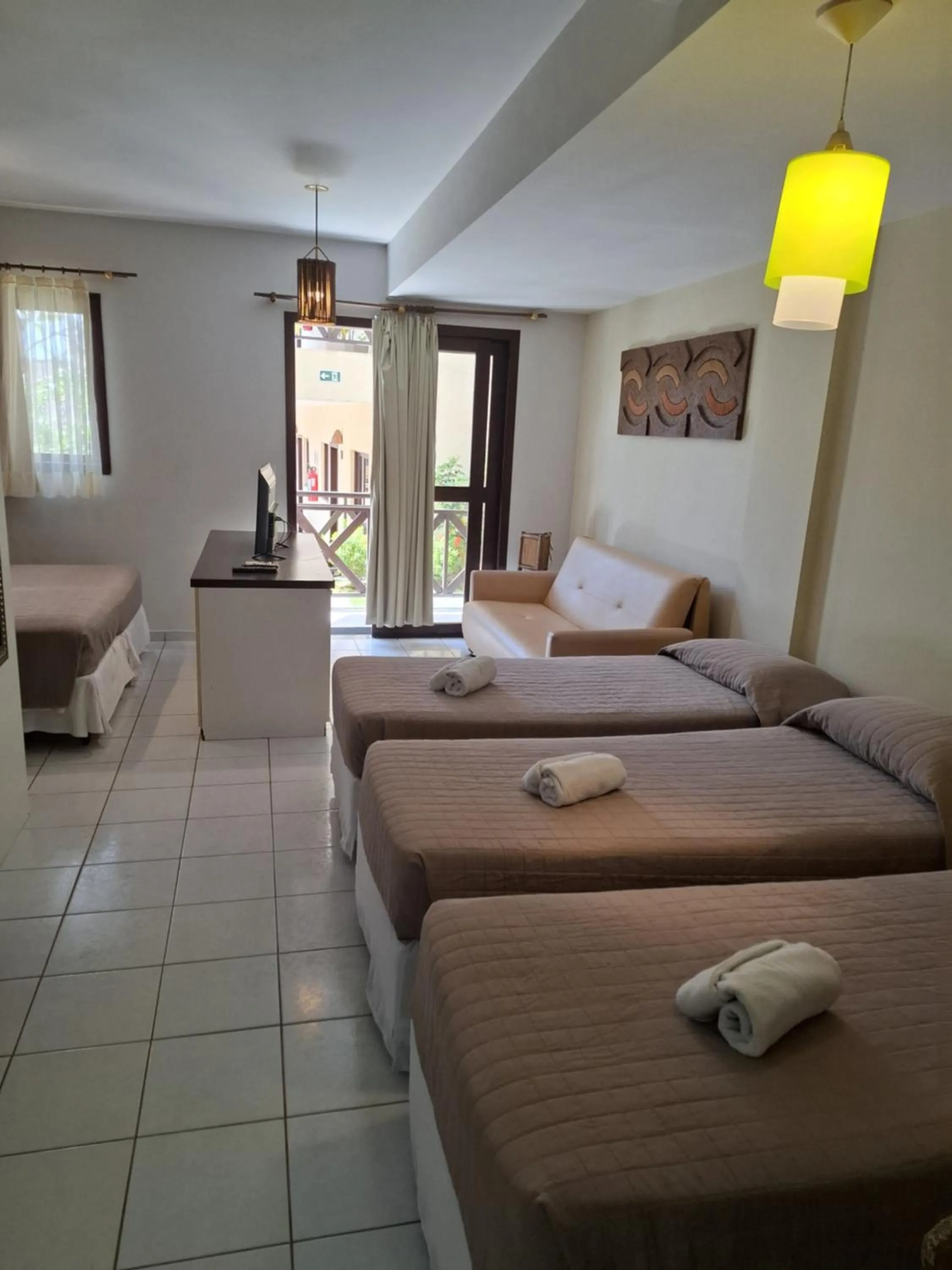 Deluxe Family Room in Apart Hotel Serantes