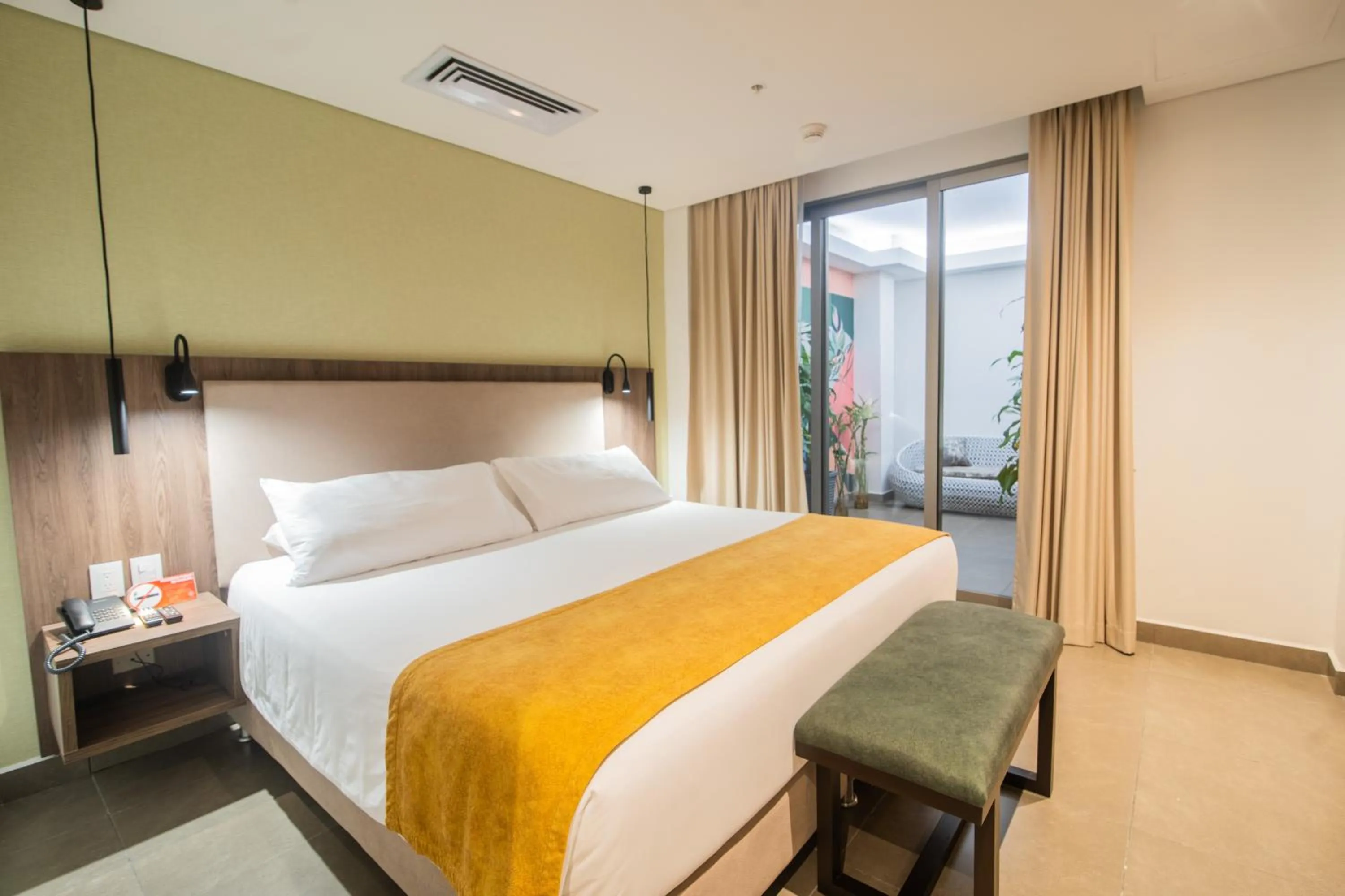 Double Room with Patio in Hotel Zi One Luxury