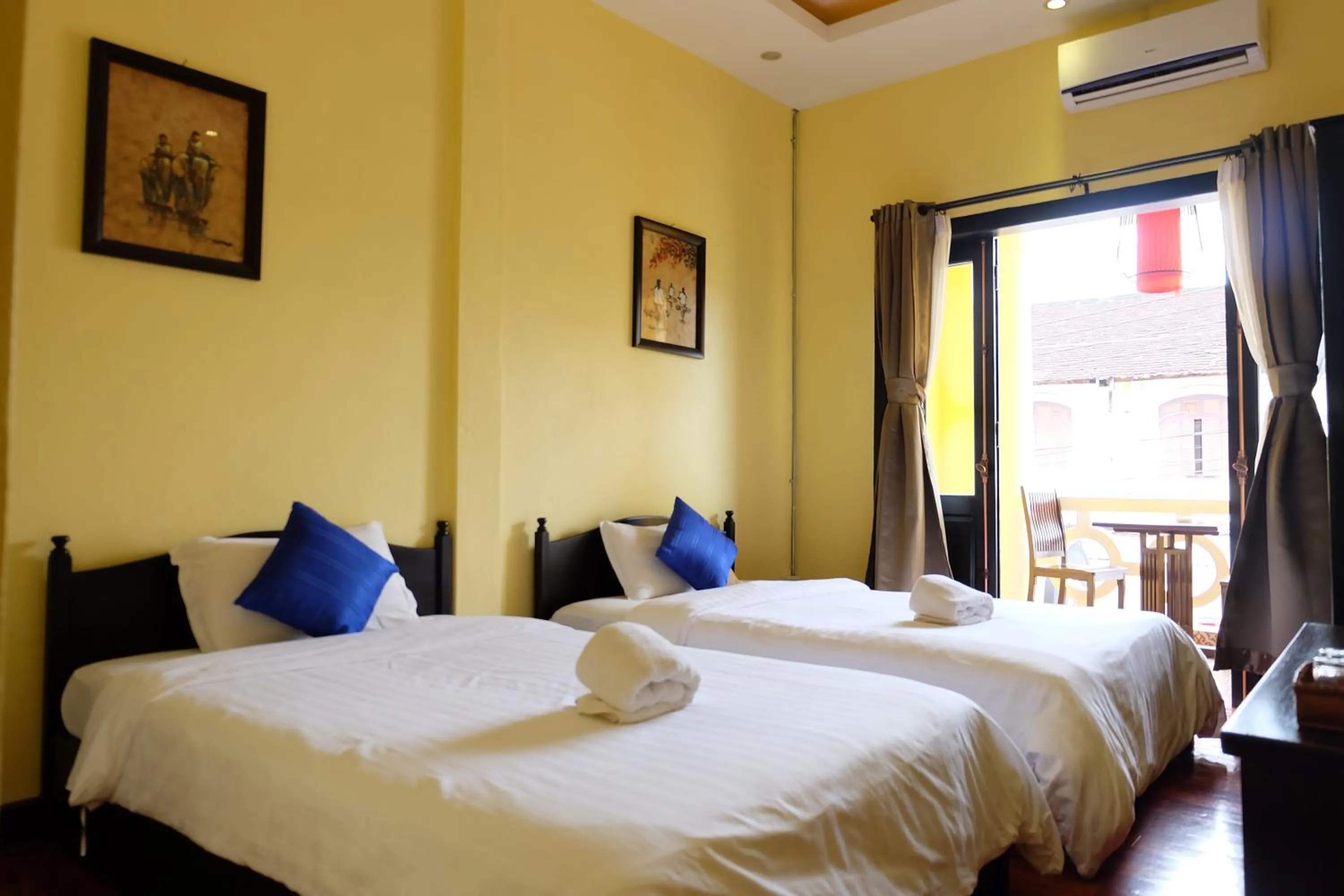 Deluxe Twin Room in Inthira Thakhek
