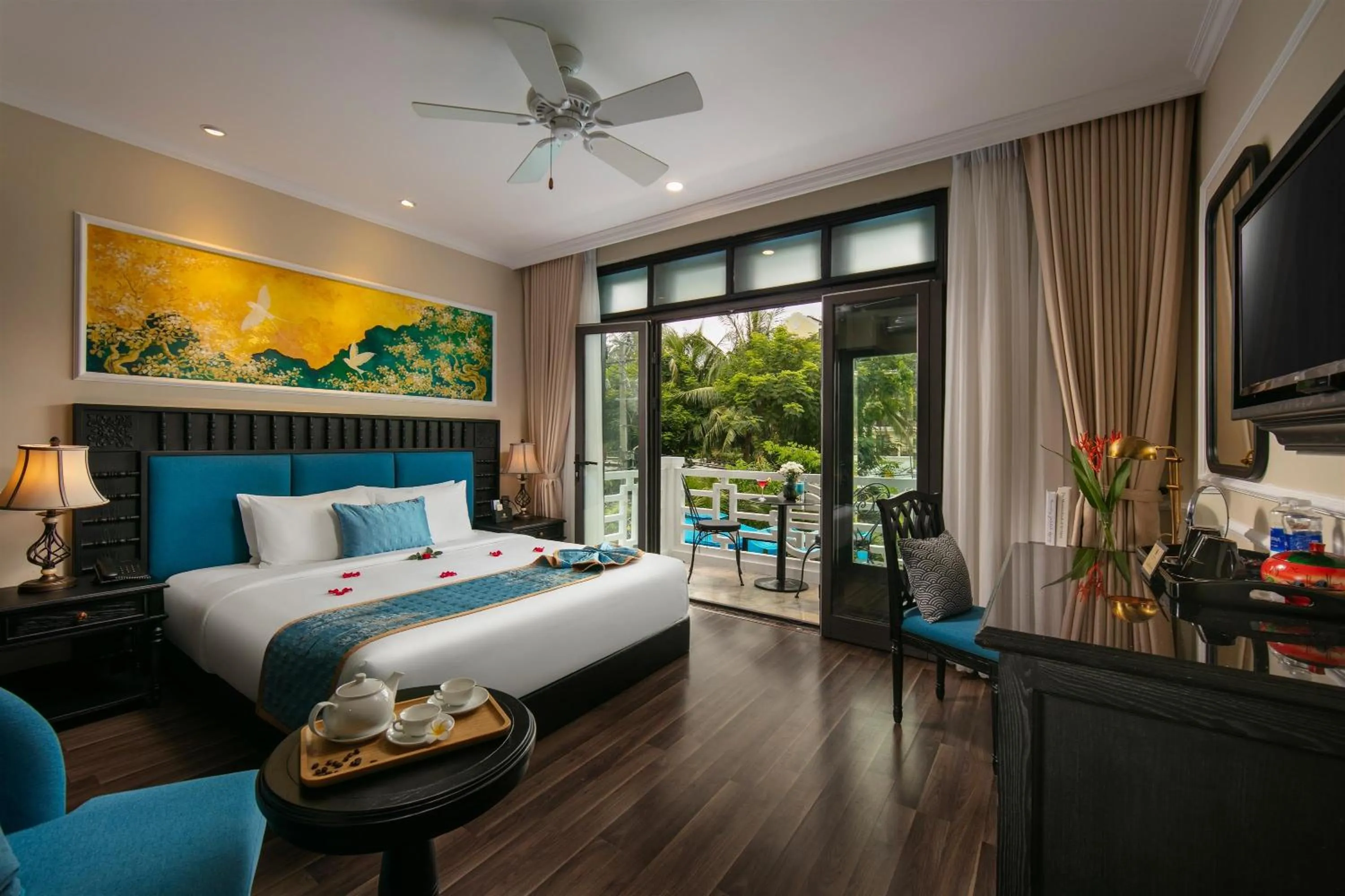 Deluxe Double/Twin with Balcony and City view in Hoi An Golden Holiday Hotel & Spa