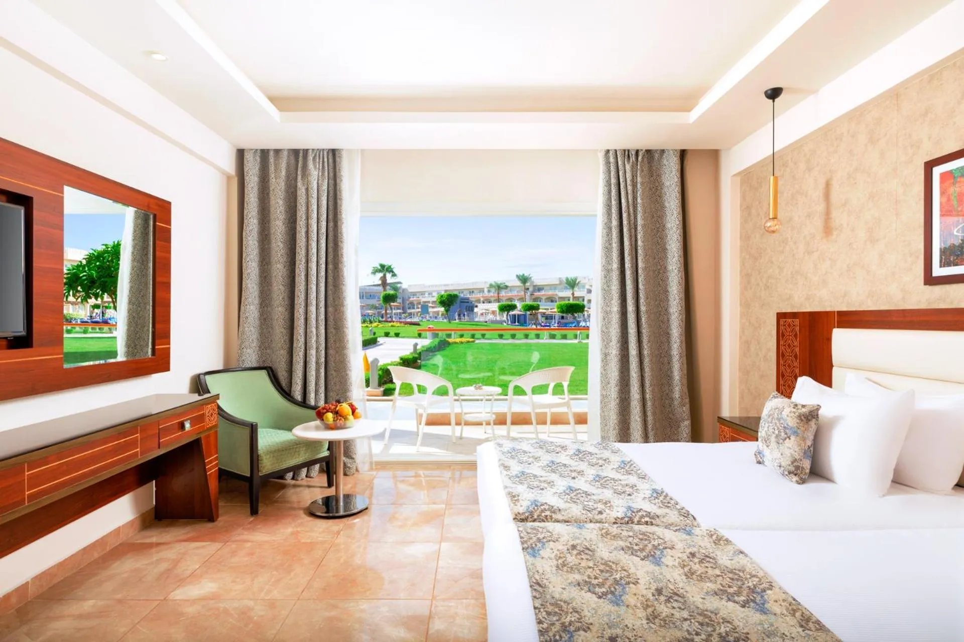 Deluxe Triple Room in Pickalbatros Royal Moderna Sharm "Aqua Park"