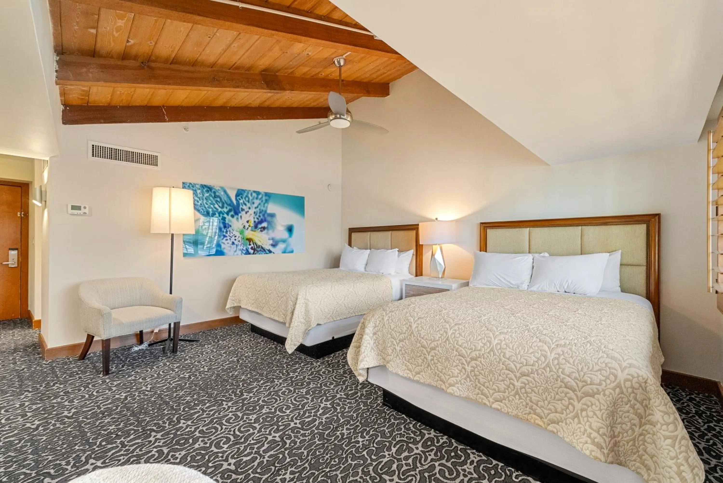 Water View Two Standard Queen Beds in Humphreys Half Moon Inn