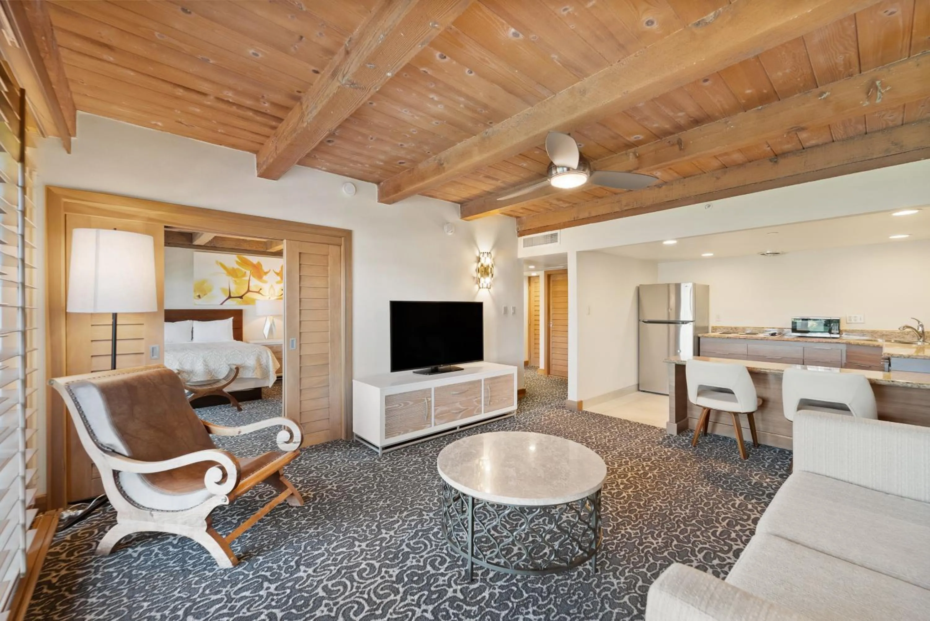 Oversize Garden View Suite in Humphreys Half Moon Inn