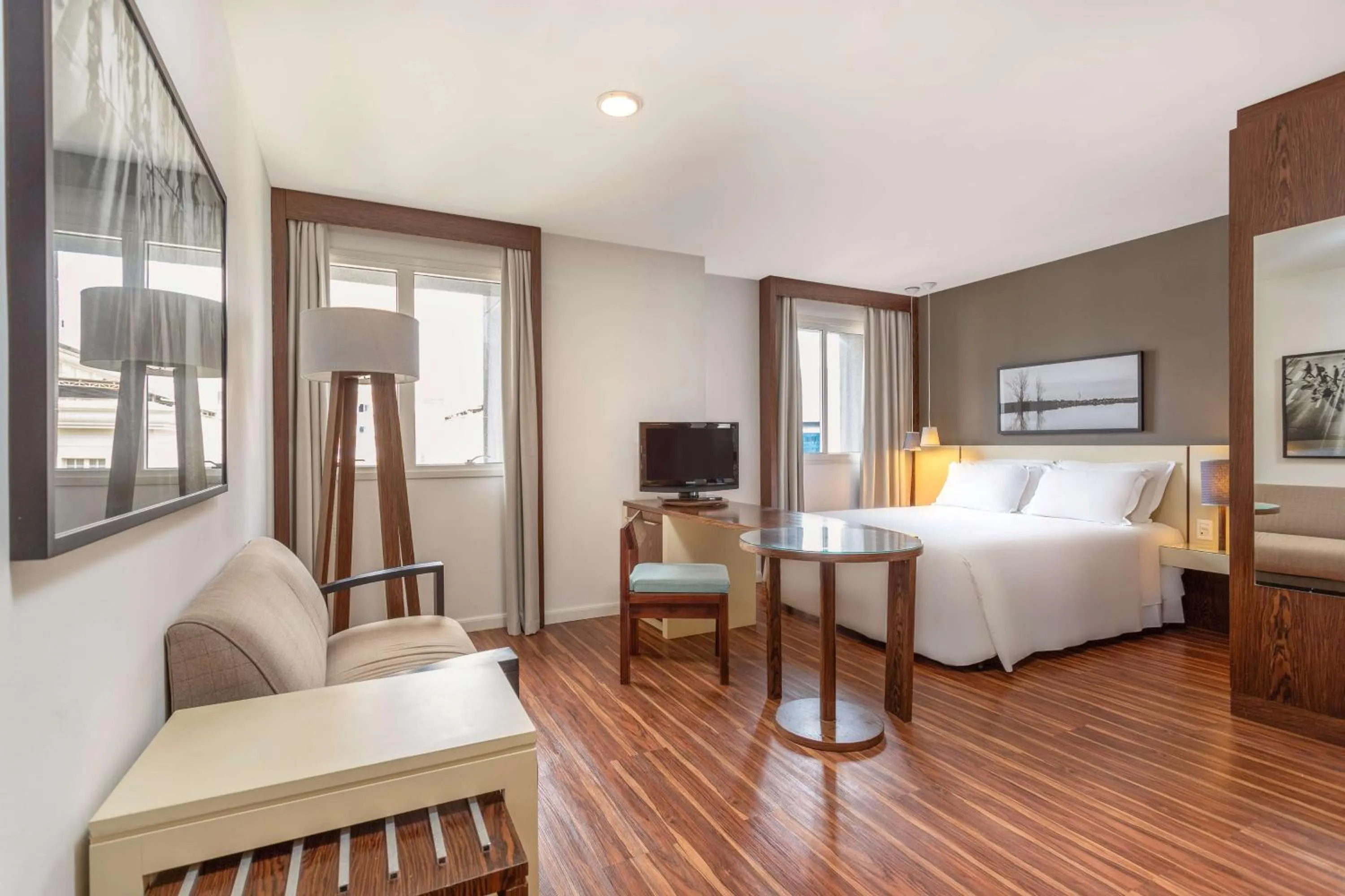 Premium Suite with 1 Queen Bed, Non Smoking - single occupancy in Wyndham Sao Paulo Paulista