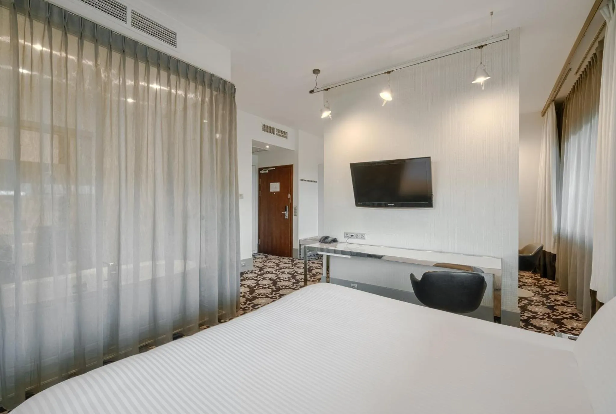 King Suite with Terrace and River View in Qubus Hotel Bydgoszcz