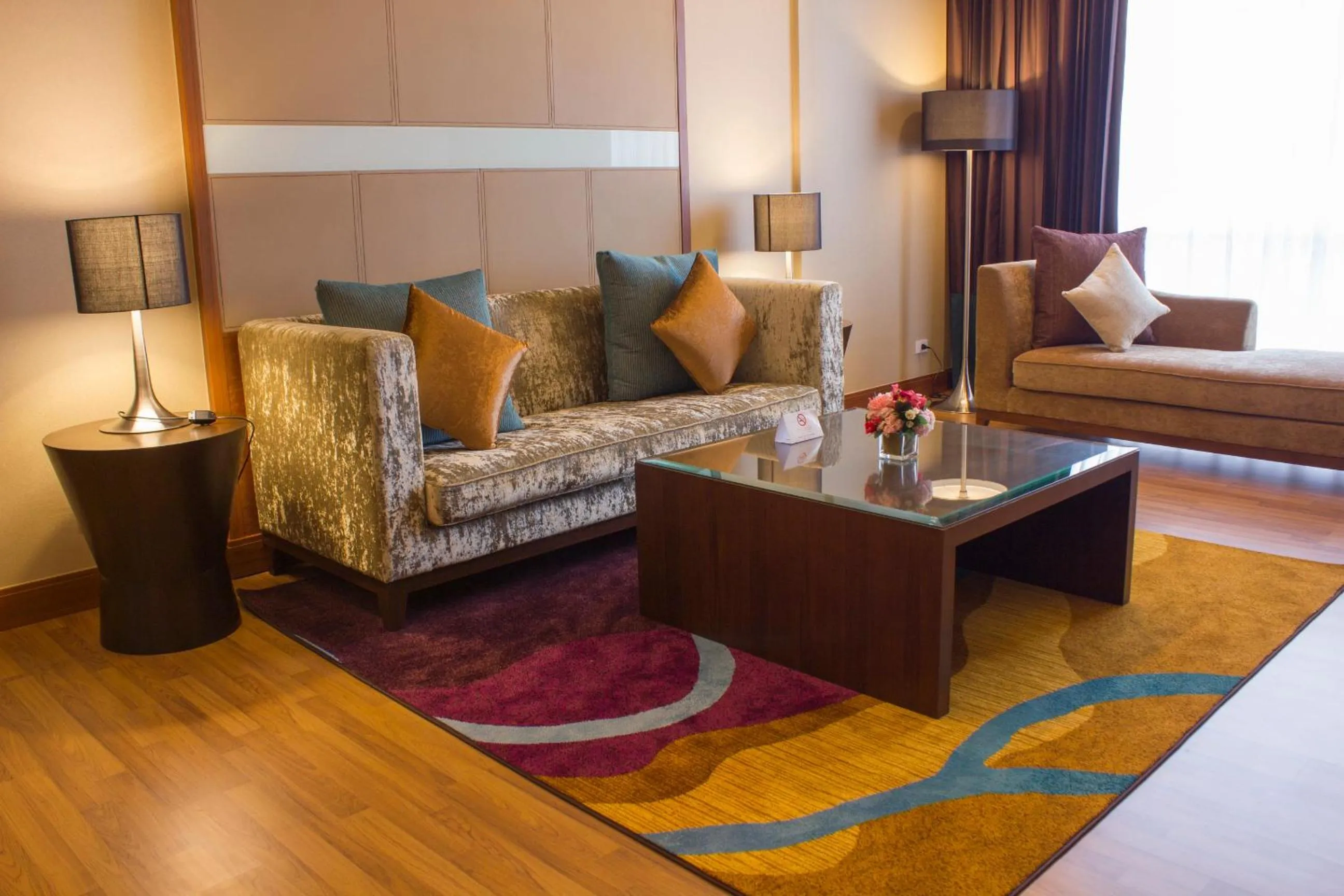 Deluxe Suite in The Grand Fourwings Convention Hotel Bangkok
