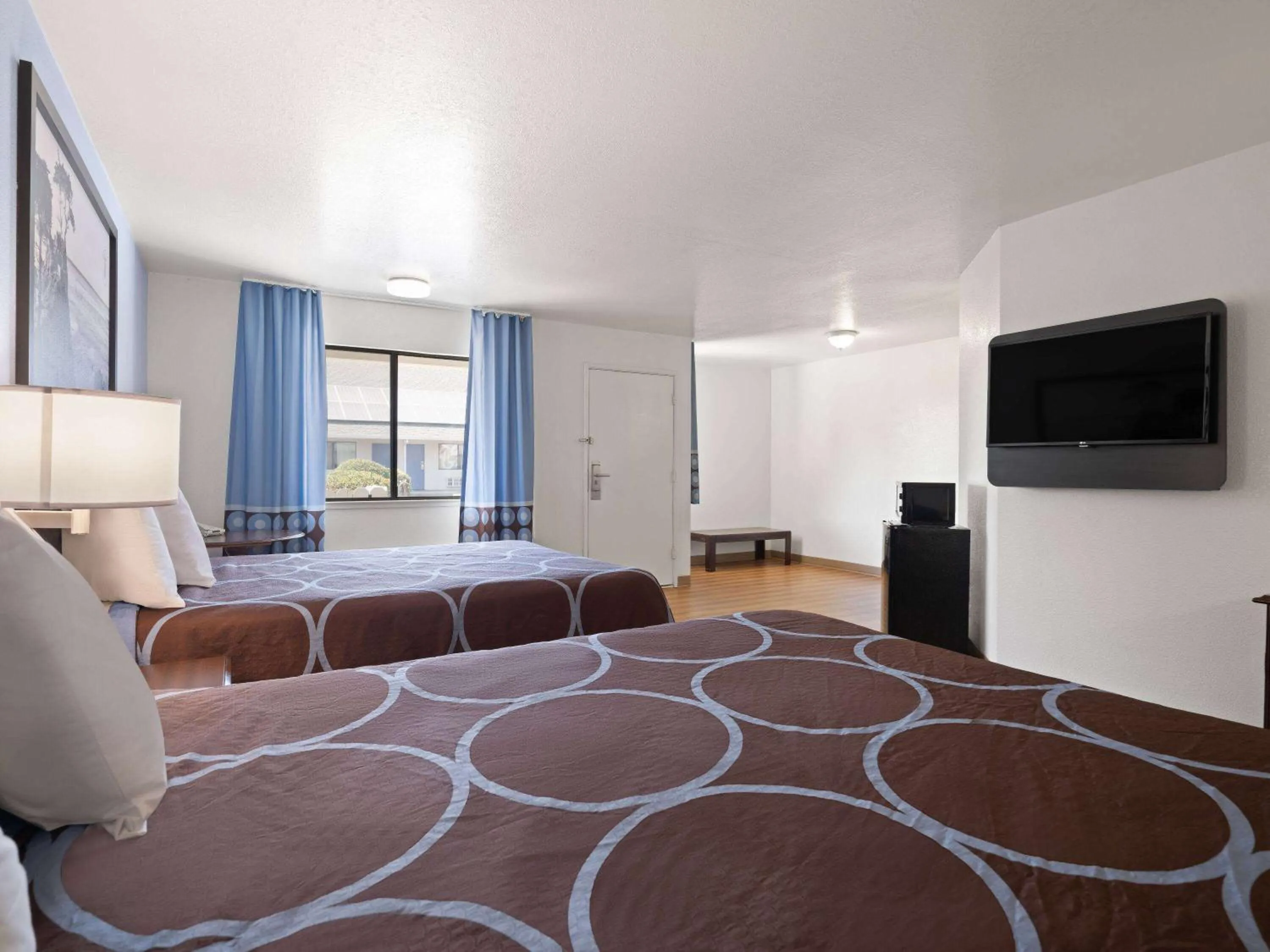 Deluxe Queen Room with Two Queen Beds - Non-Smoking in Super 8 by Wyndham Dunnigan