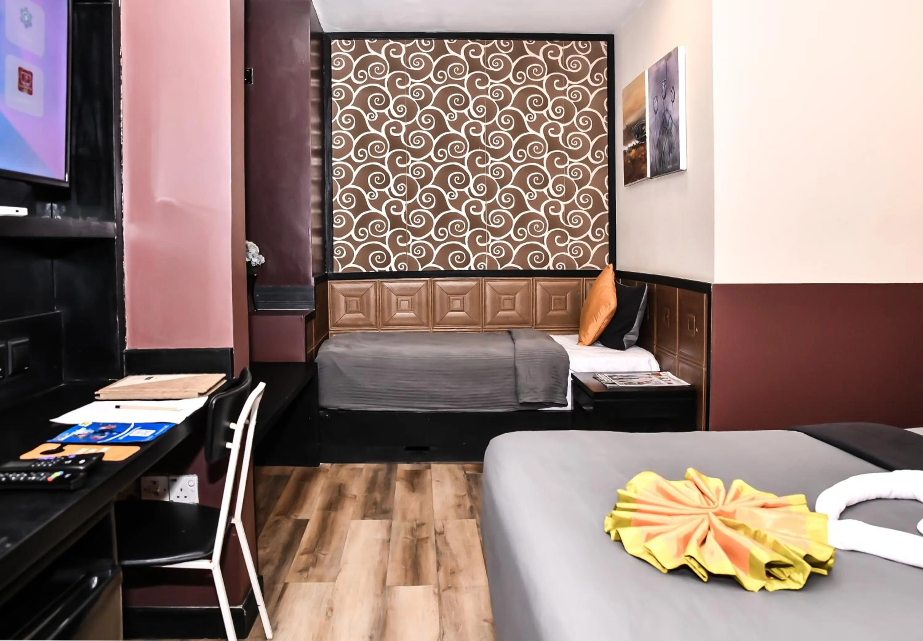 Deluxe Triple Room in The Beehive