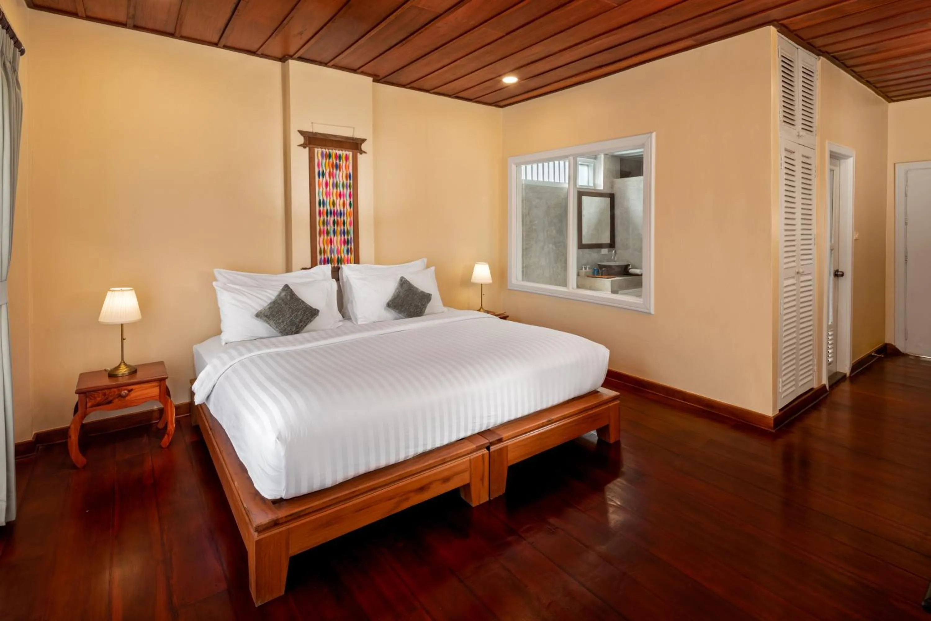 Grand Deluxe Heritage Room in Maison Dalabua