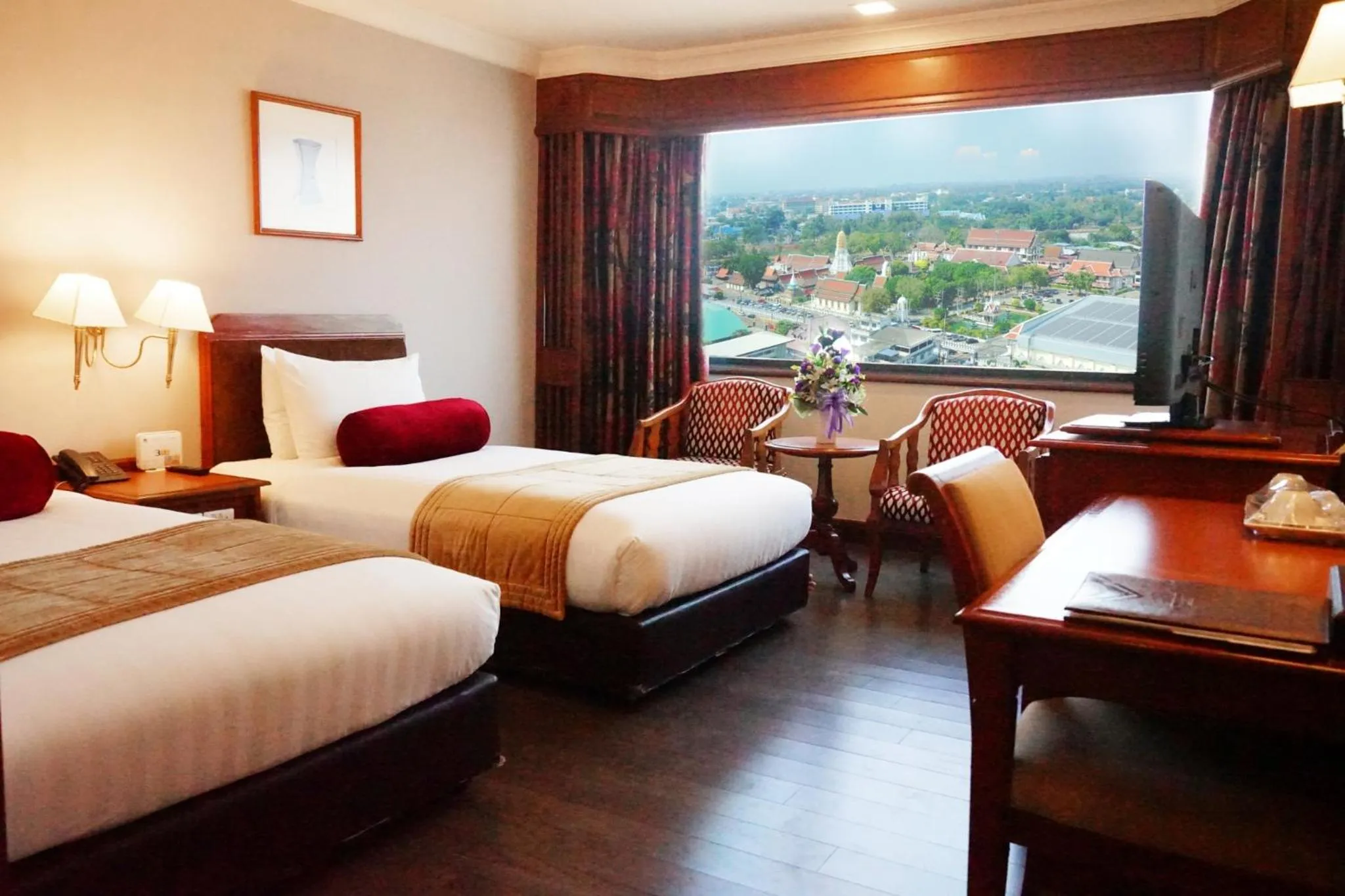 Deluxe Twin Room in Topland Hotel & Convention Centre