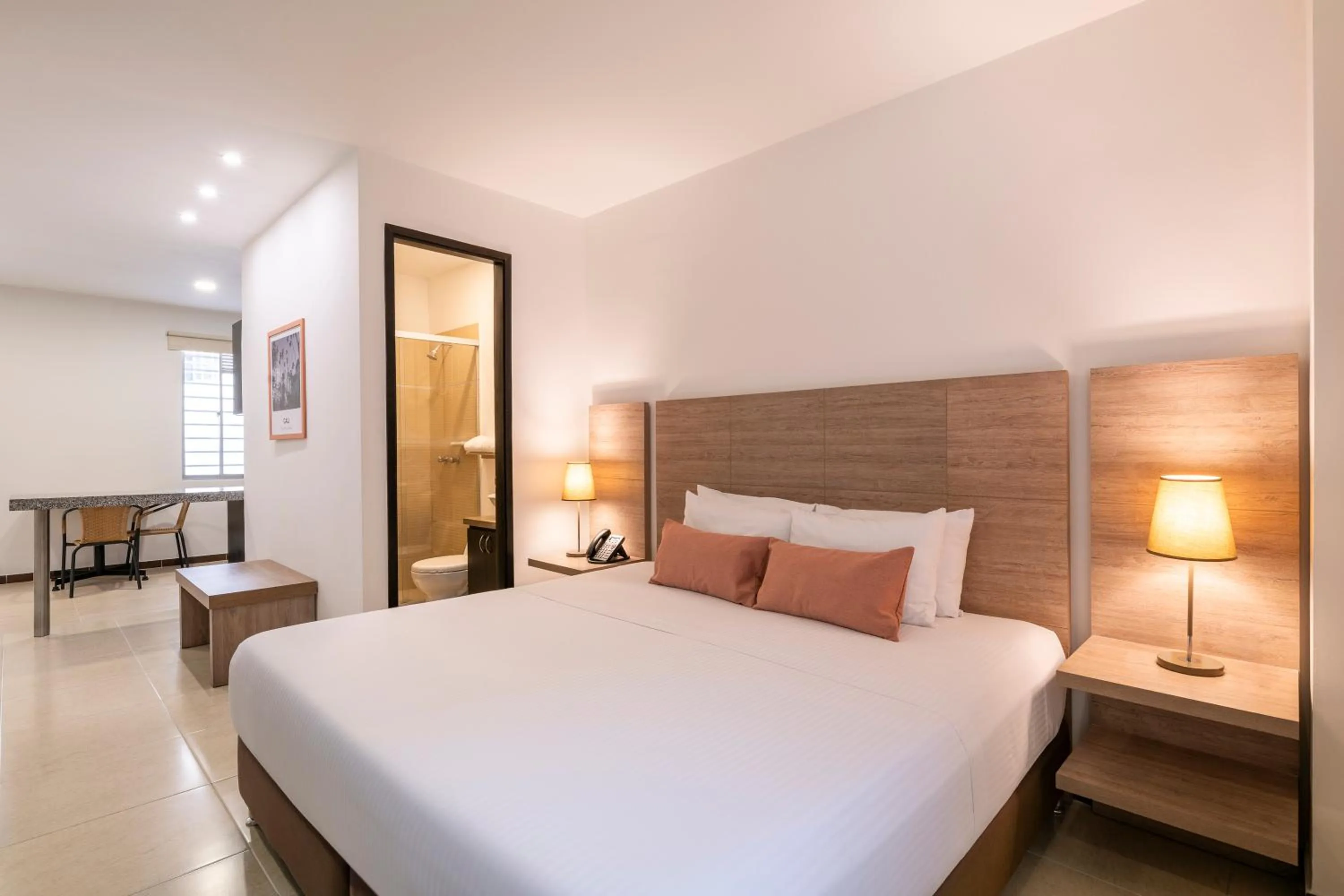 Superior King Room - single occupancy in Hotel MS Pacifico Chipichape