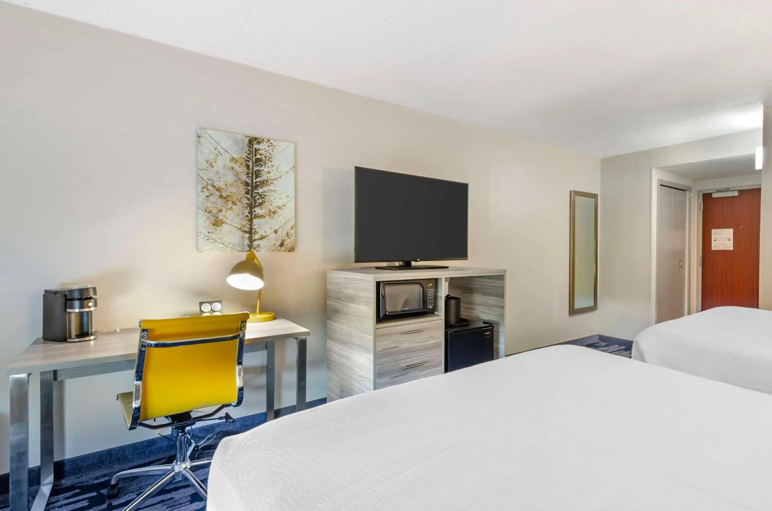 Queen Room with Two Queen Beds in Best Western Plus Beckley Inn