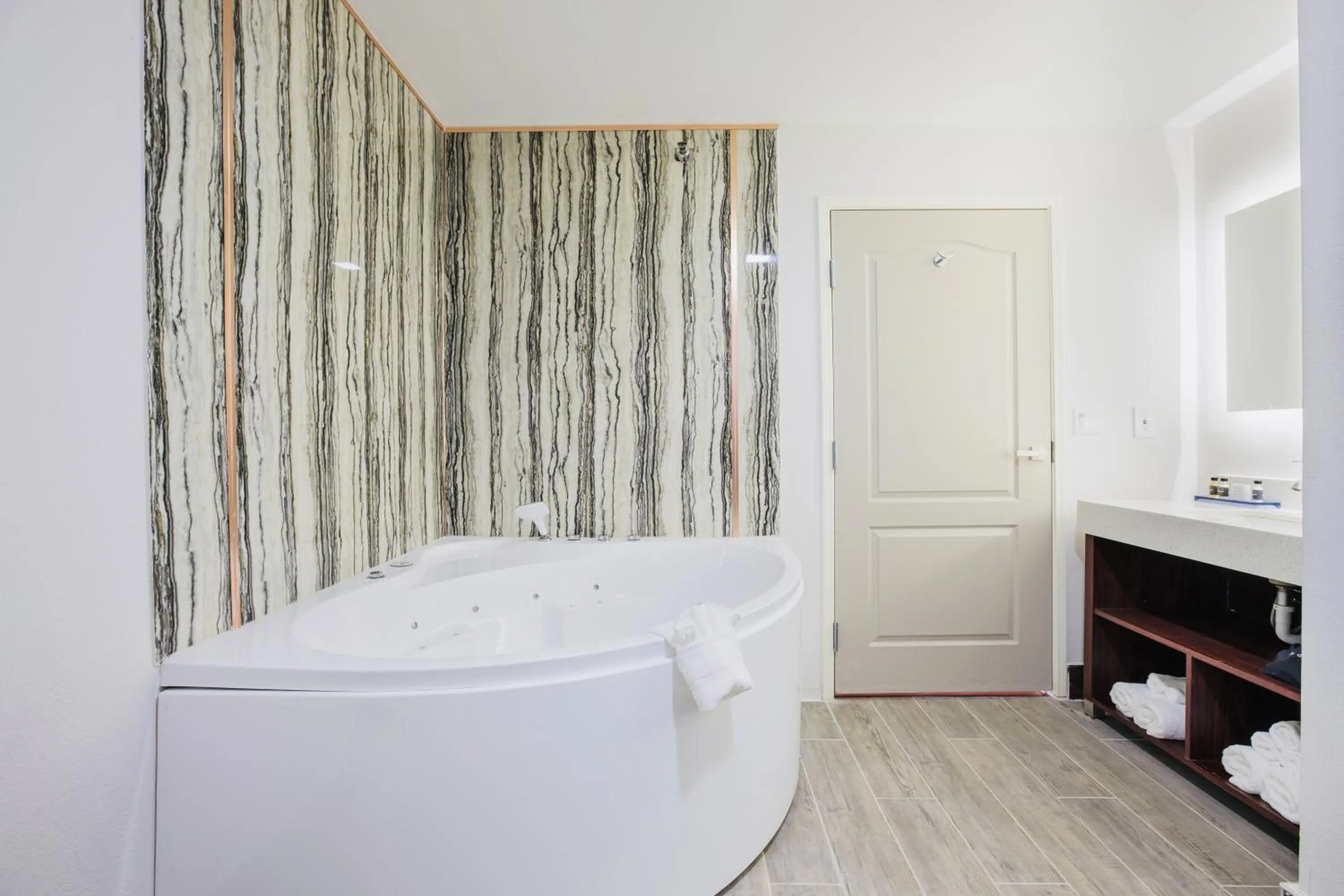 Superior King Suite - Non-smoking in The Leo Collection Detroit, an Ascend Collection Hotel