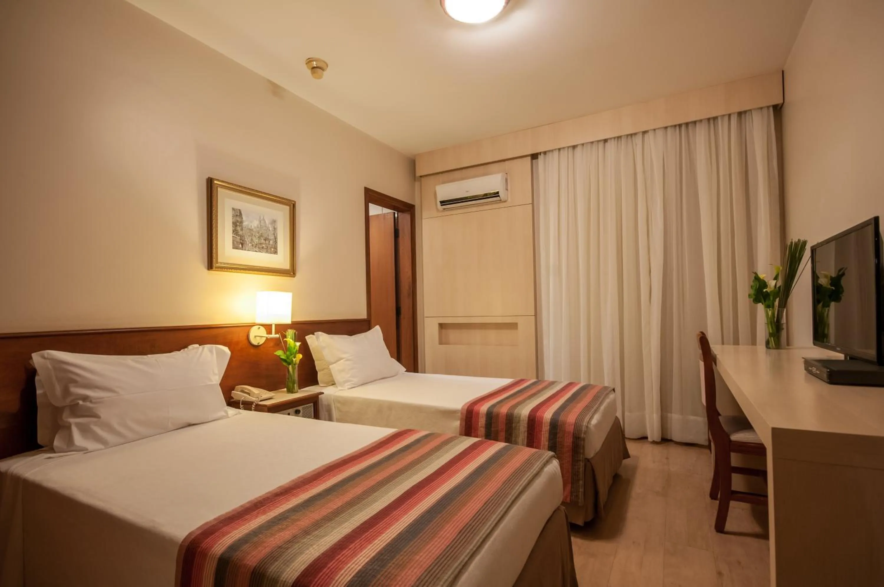 Twin Room in Saint Peter Hotel