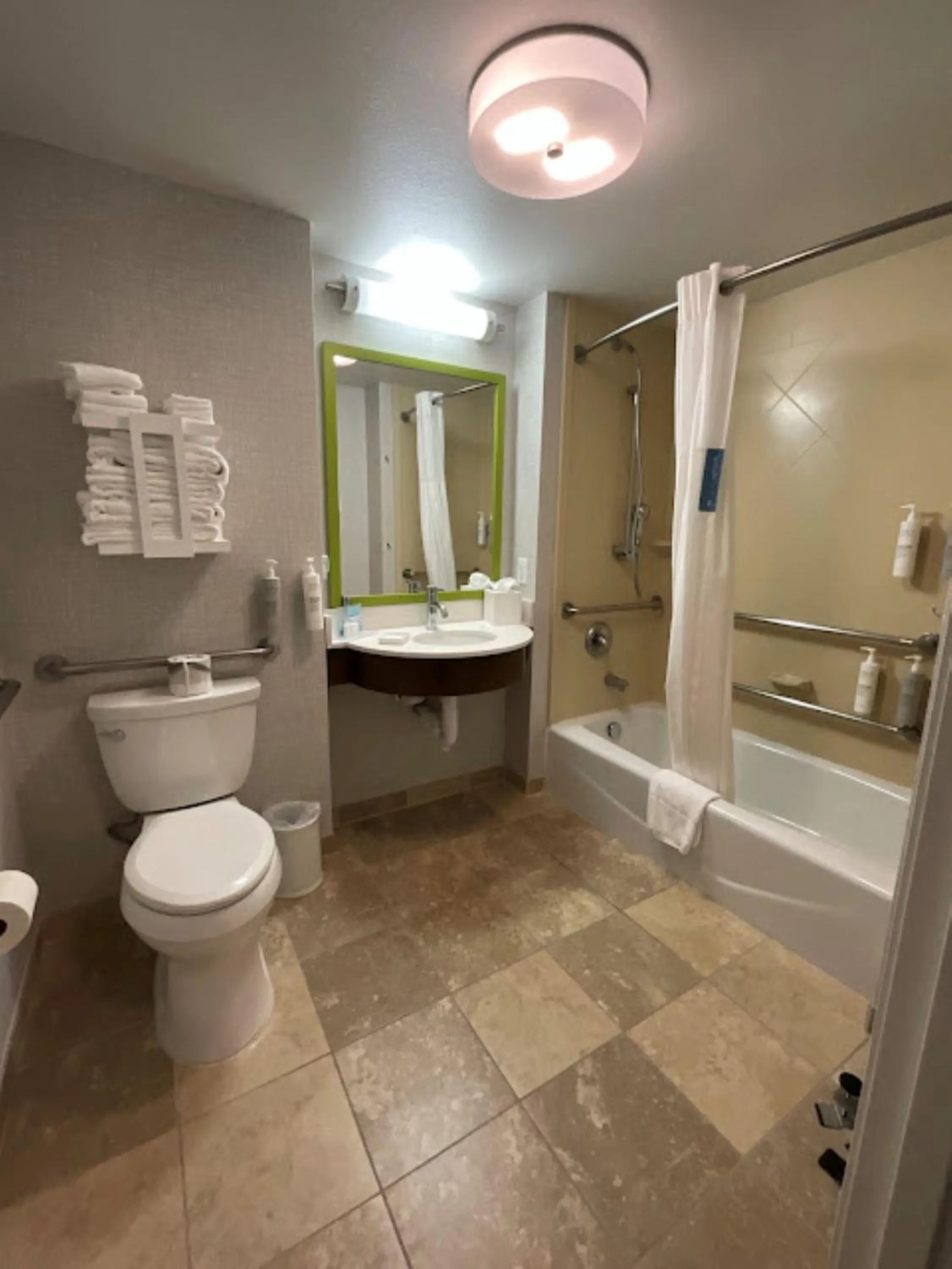 Queen Room with Two Queen Beds - Mobility and Hearing Access/Non-Smoking in Hampton Inn by Hilton Montrose