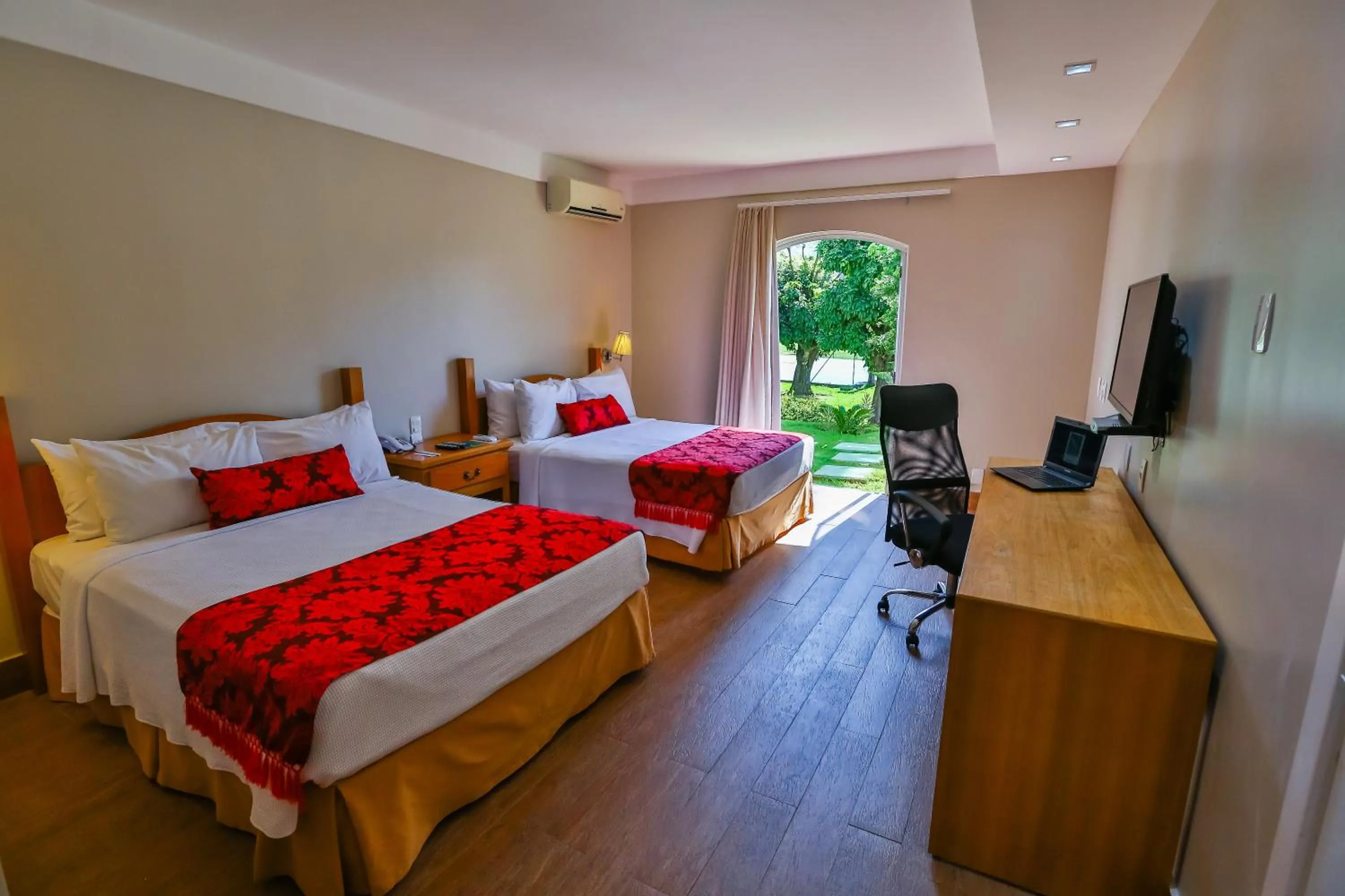 Superior Twin Room - single occupancy in Sun Valley Marília by Atlantica