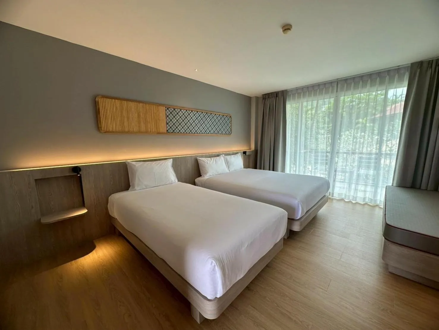 Superior Double or Twin Room with Terrace (2 Adults + 1 Child) in Baan Karon Resort