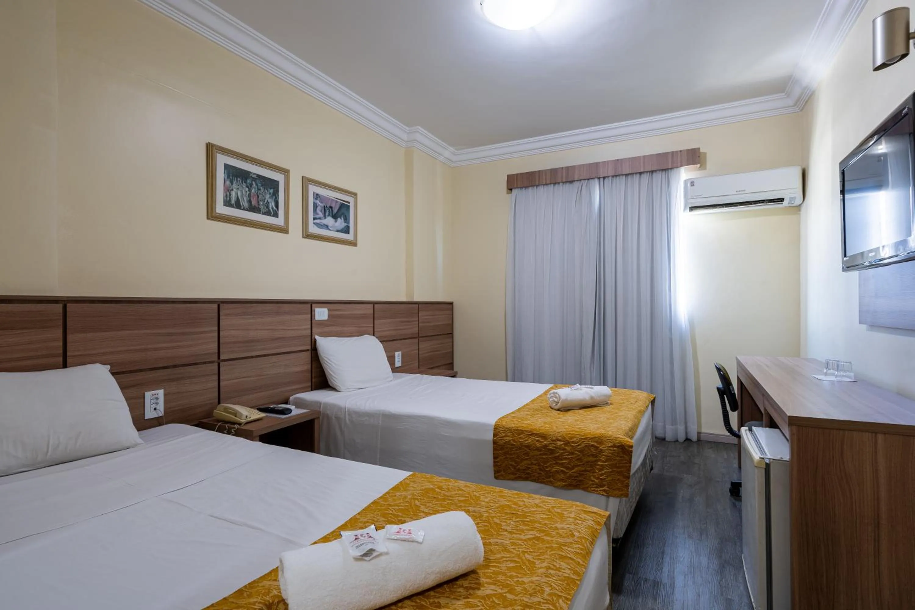 Superior Twin Room - single occupancy in Carlton Plaza São José dos Campos