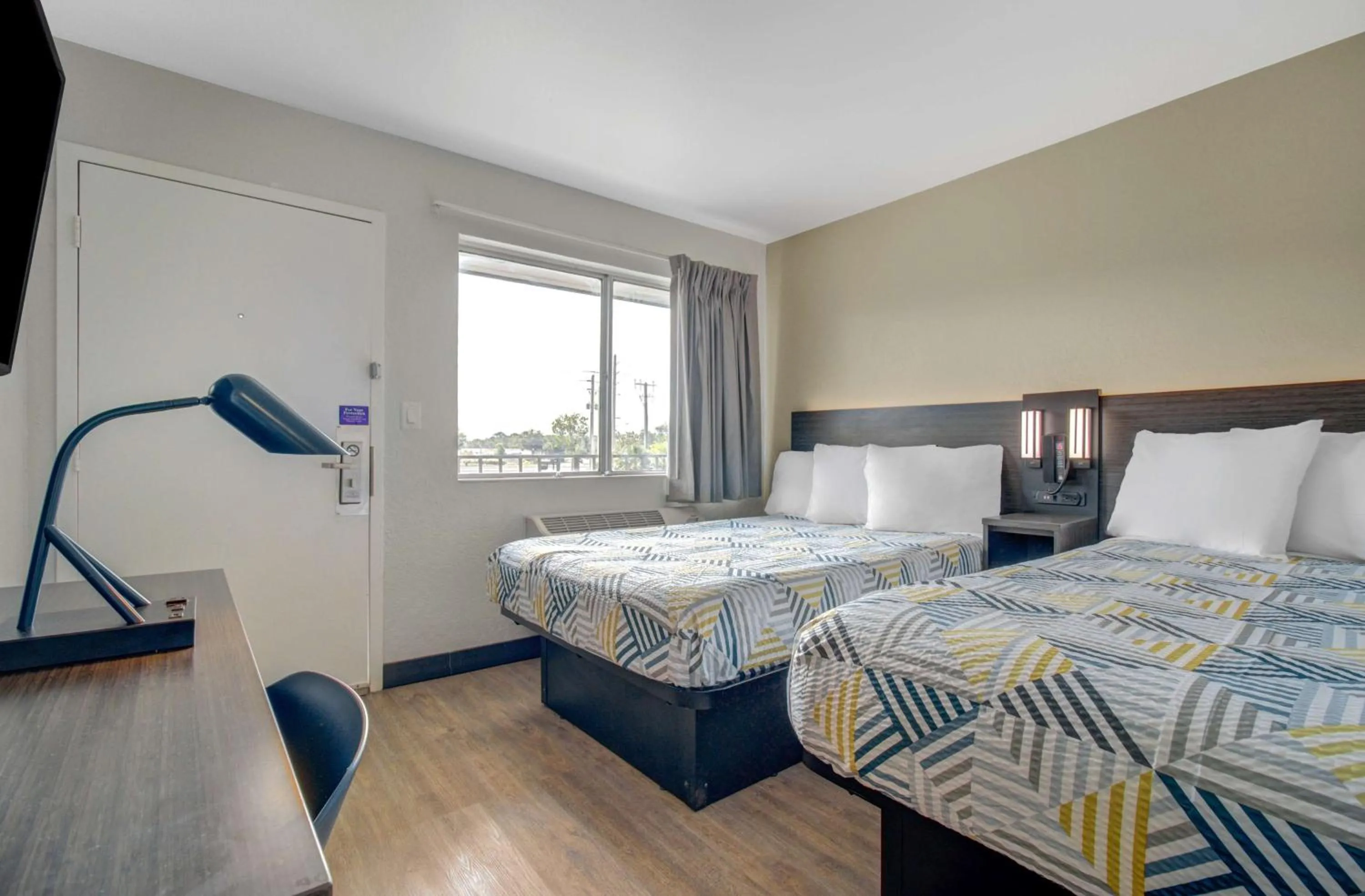 Deluxe Double Room in Motel 6-Venice, FL