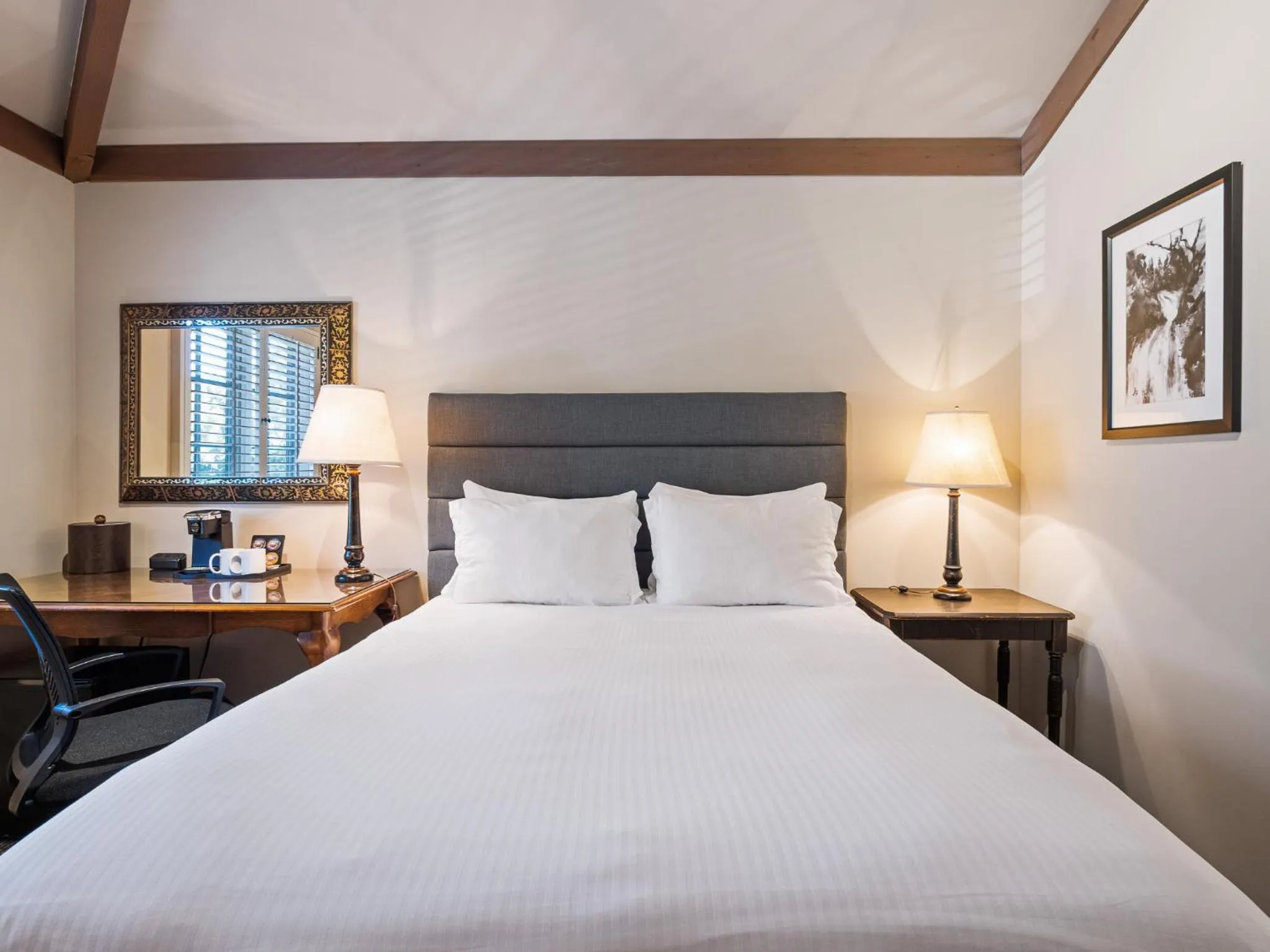 Queen Room - single occupancy in The Upham Hotel