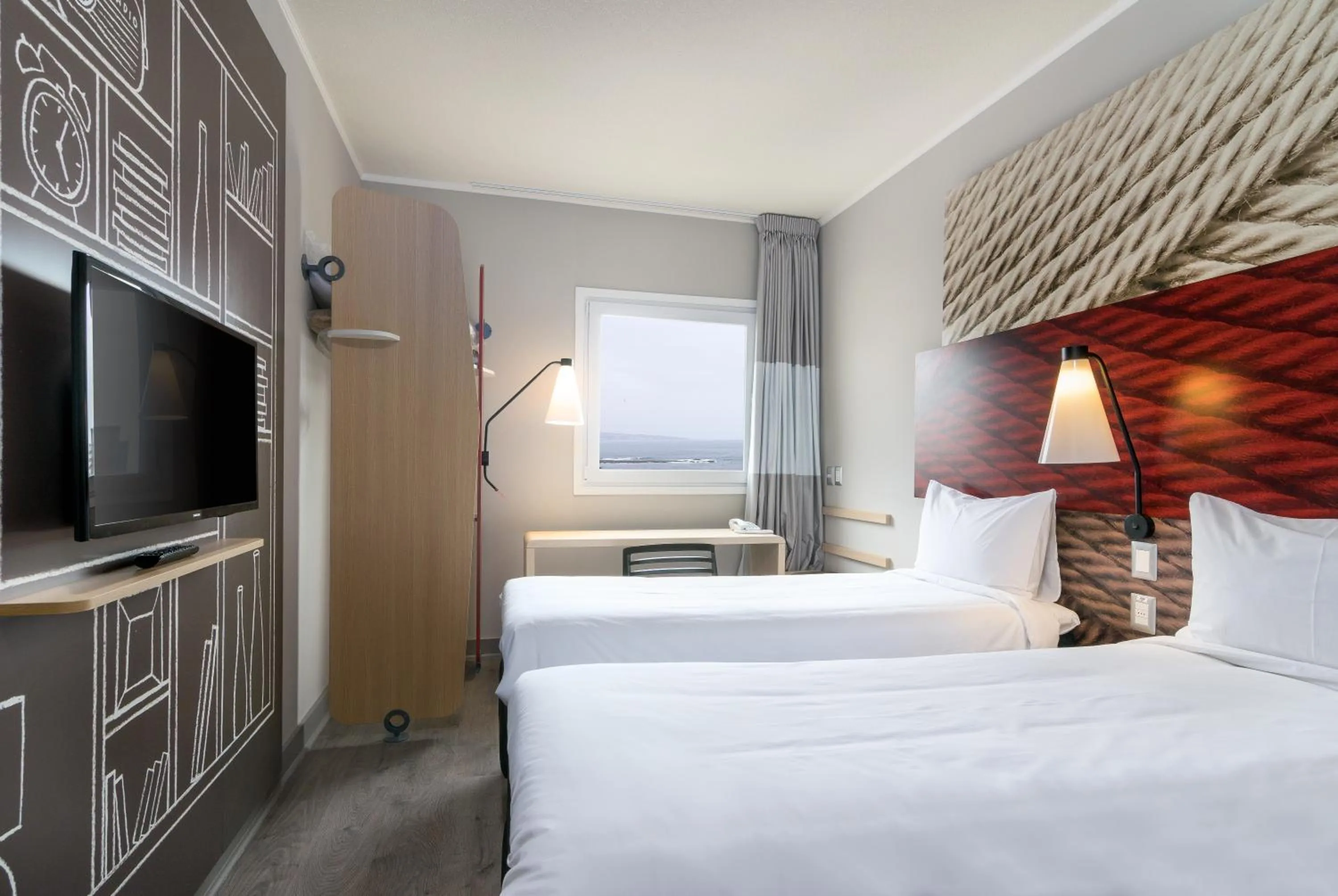 Standard Twin Room in ibis Iquique