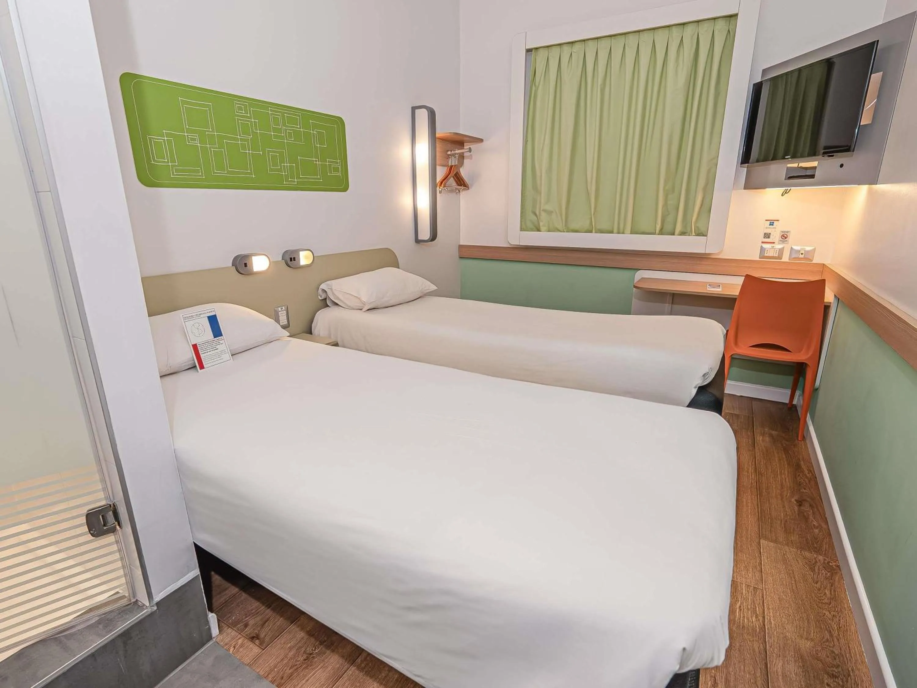 Standard Twin Room in ibis budget Iquique