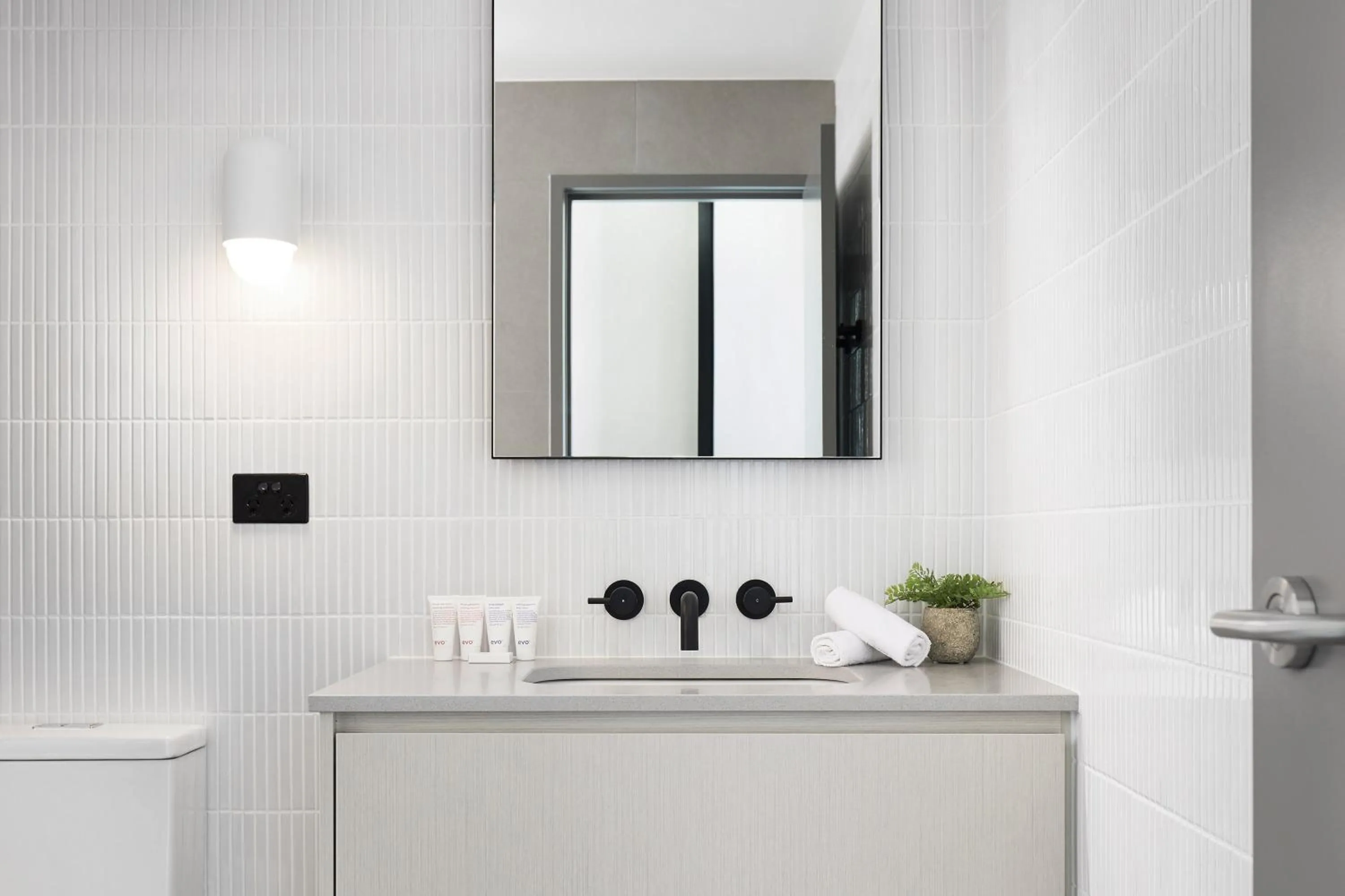 Chen King Balcony in Art Series - The Chen