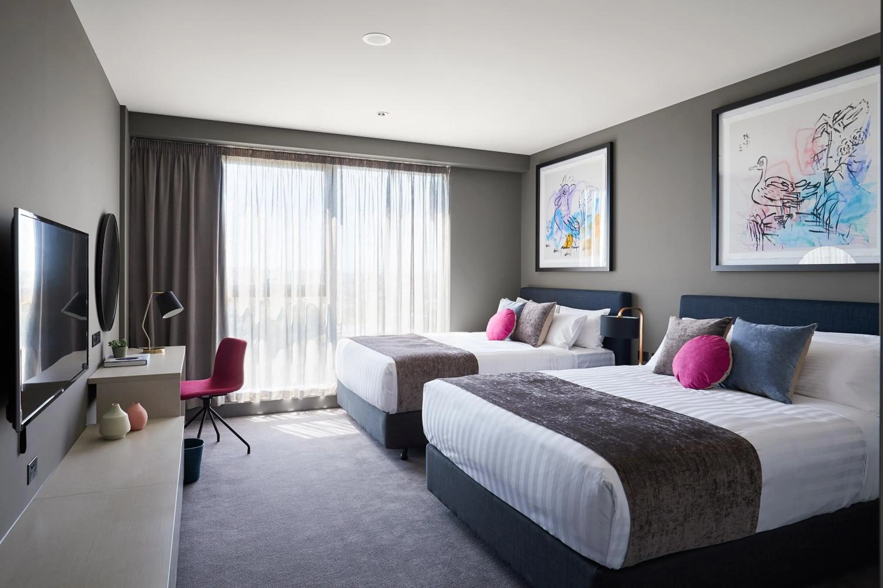 Chen Twin with Two Queen Beds in Art Series - The Chen