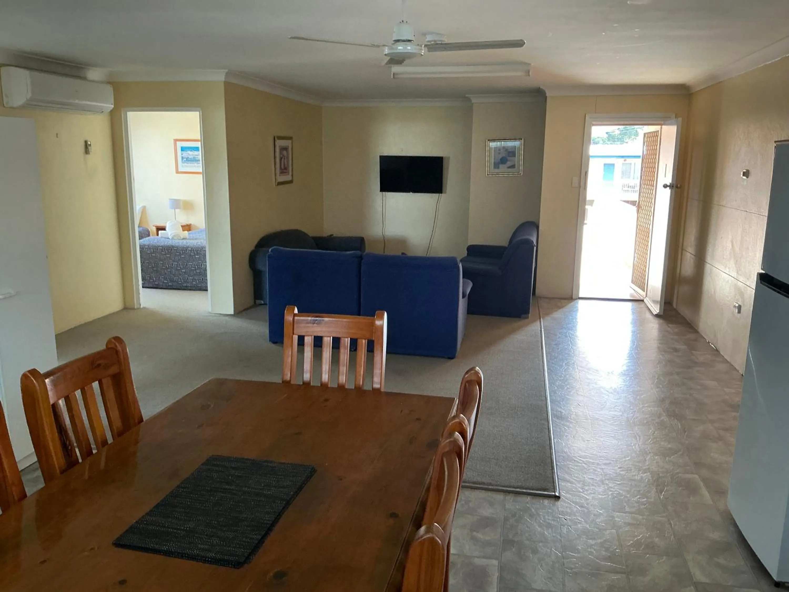 Service Two-Bedroom Apartment - Not Pet Friendly in Bentleigh Motor Inn
