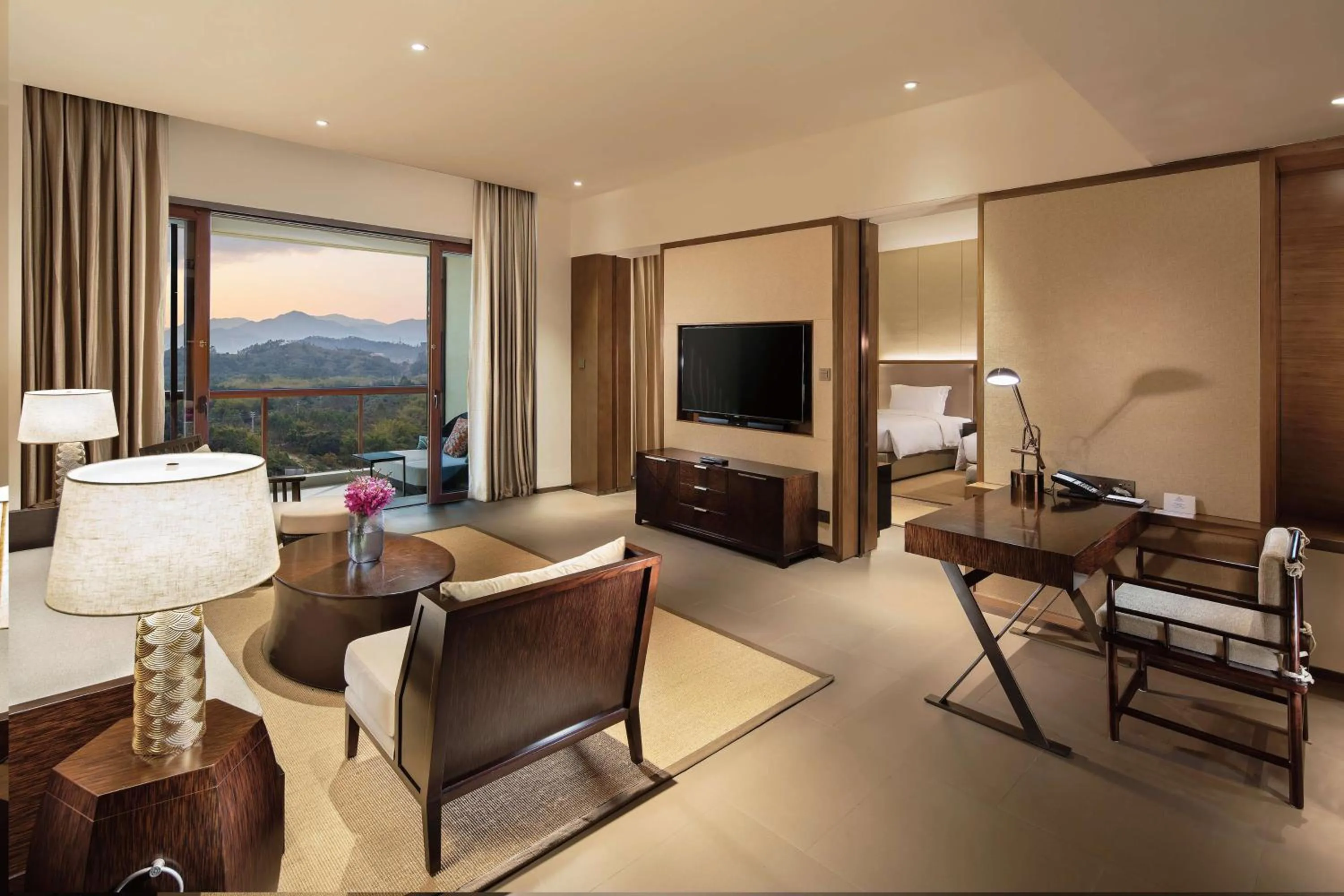 Executive Twin Room with Mountain View in Hilton Huizhou Longmen Resort