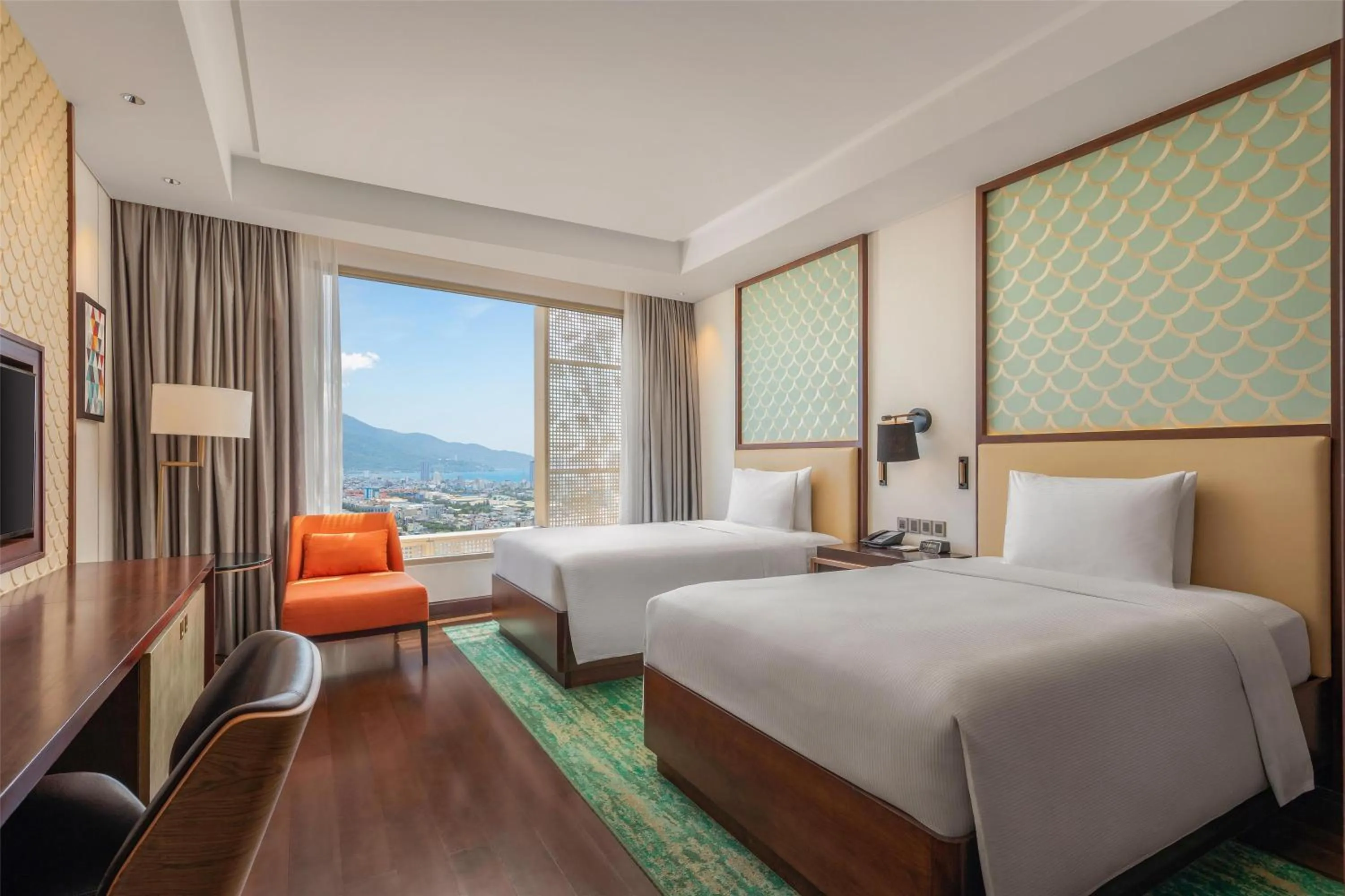 Guest Room Ocean View High Floor Twin Bed in Hilton Da Nang