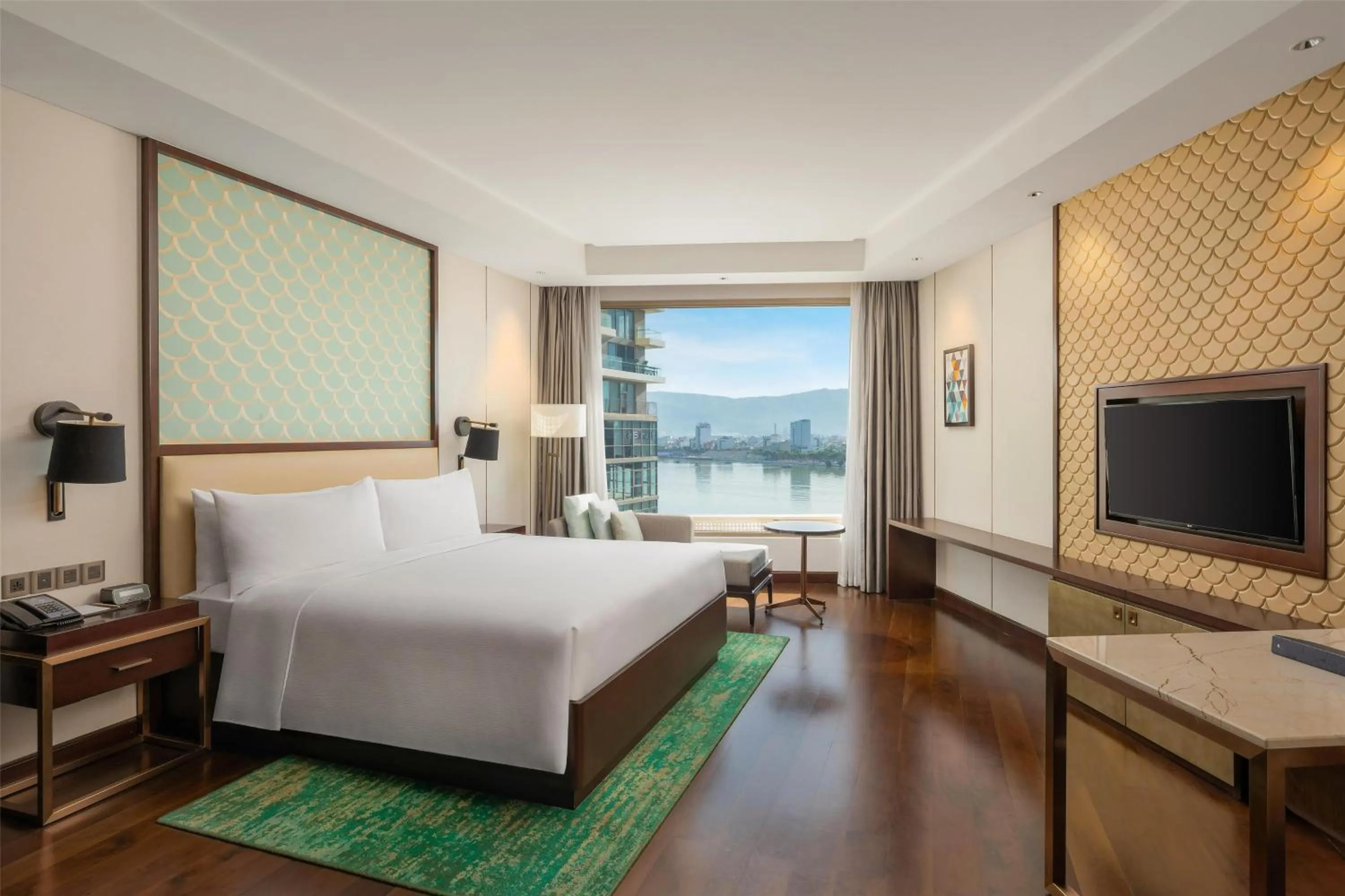 King Room with River View in Hilton Da Nang