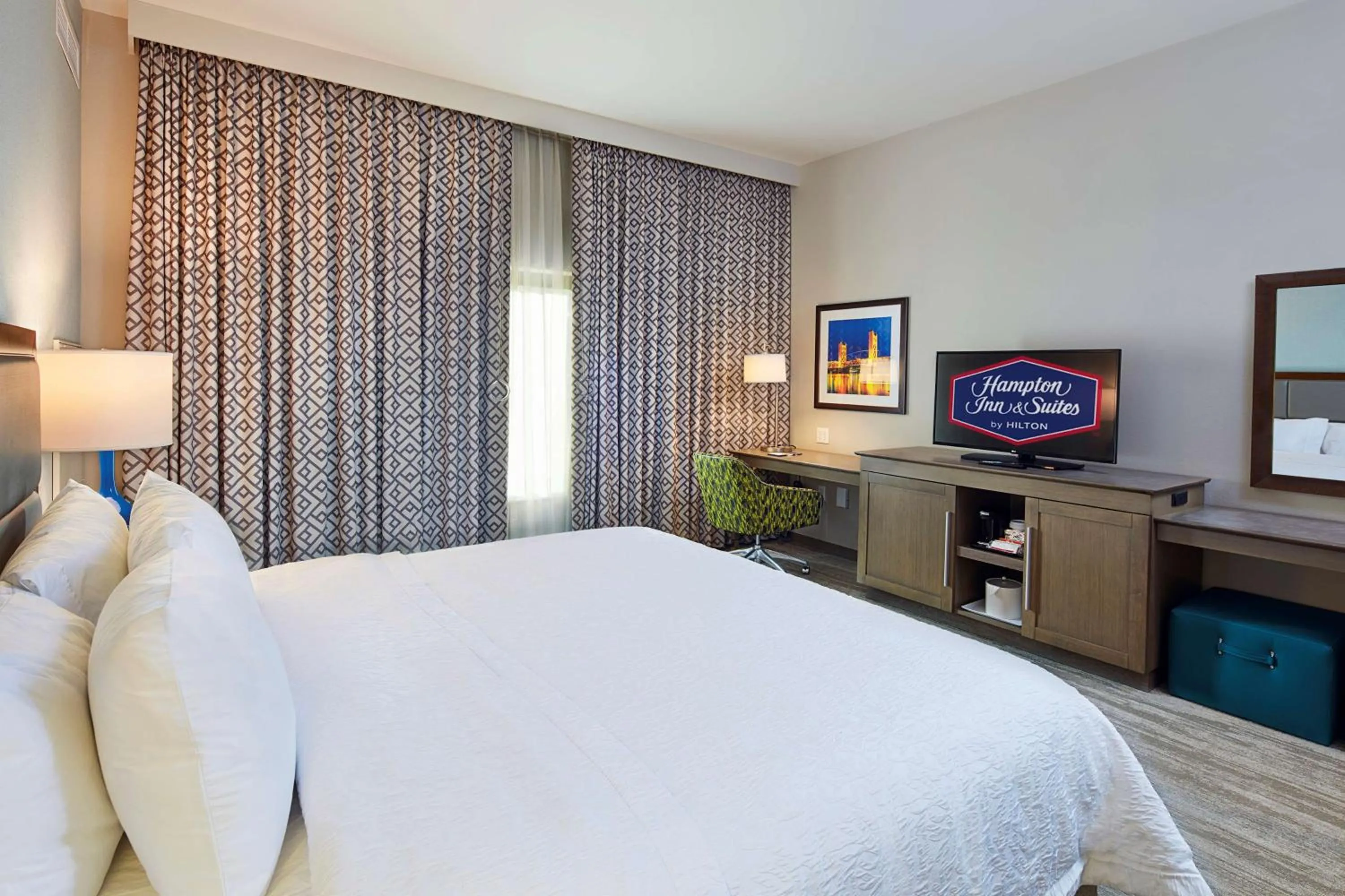 King Room - Non-Smoking in Hampton Inn & Suites Sacramento at CSUS