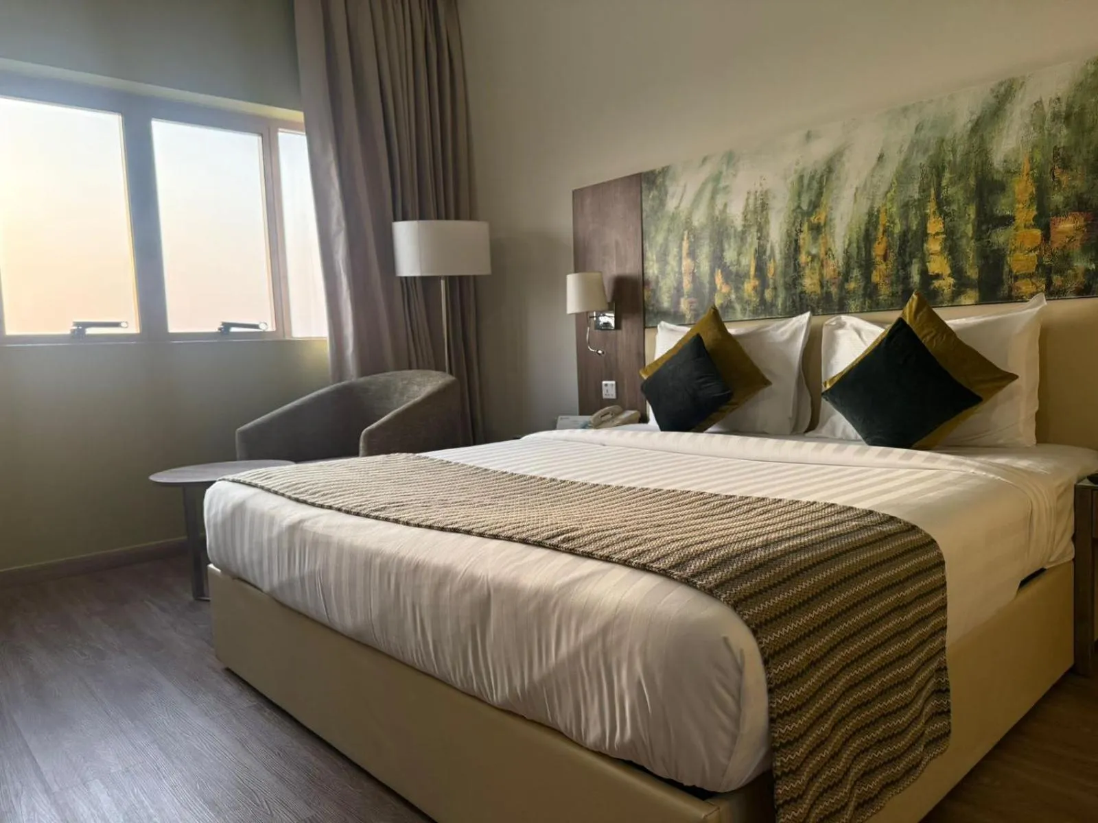 Deluxe King Room in Royal View Hotel