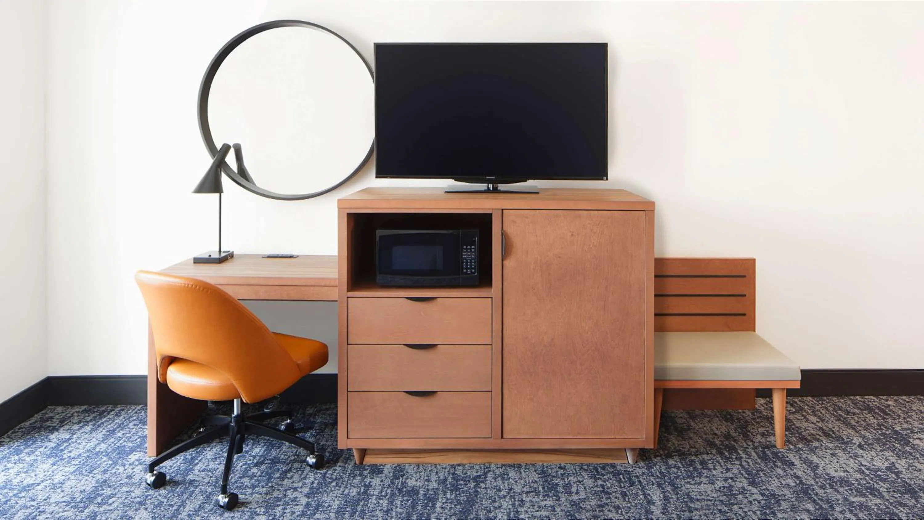 King Room with Balcony in River's Edge Hotel Portland, Tapestry Collection by Hilton
