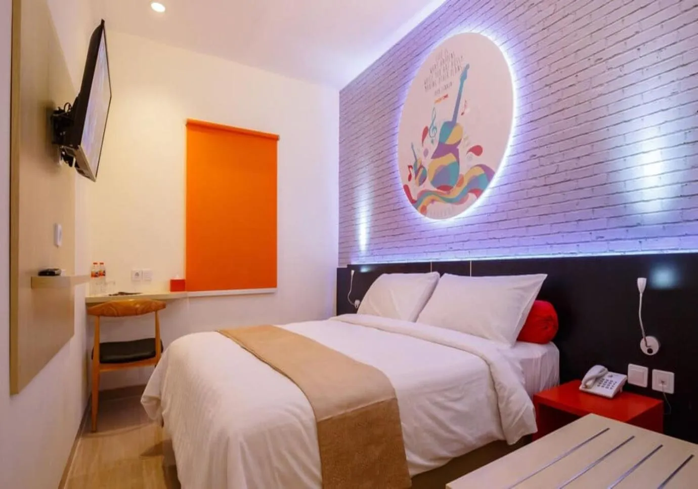 Double Room in Front One Inn Muntilan