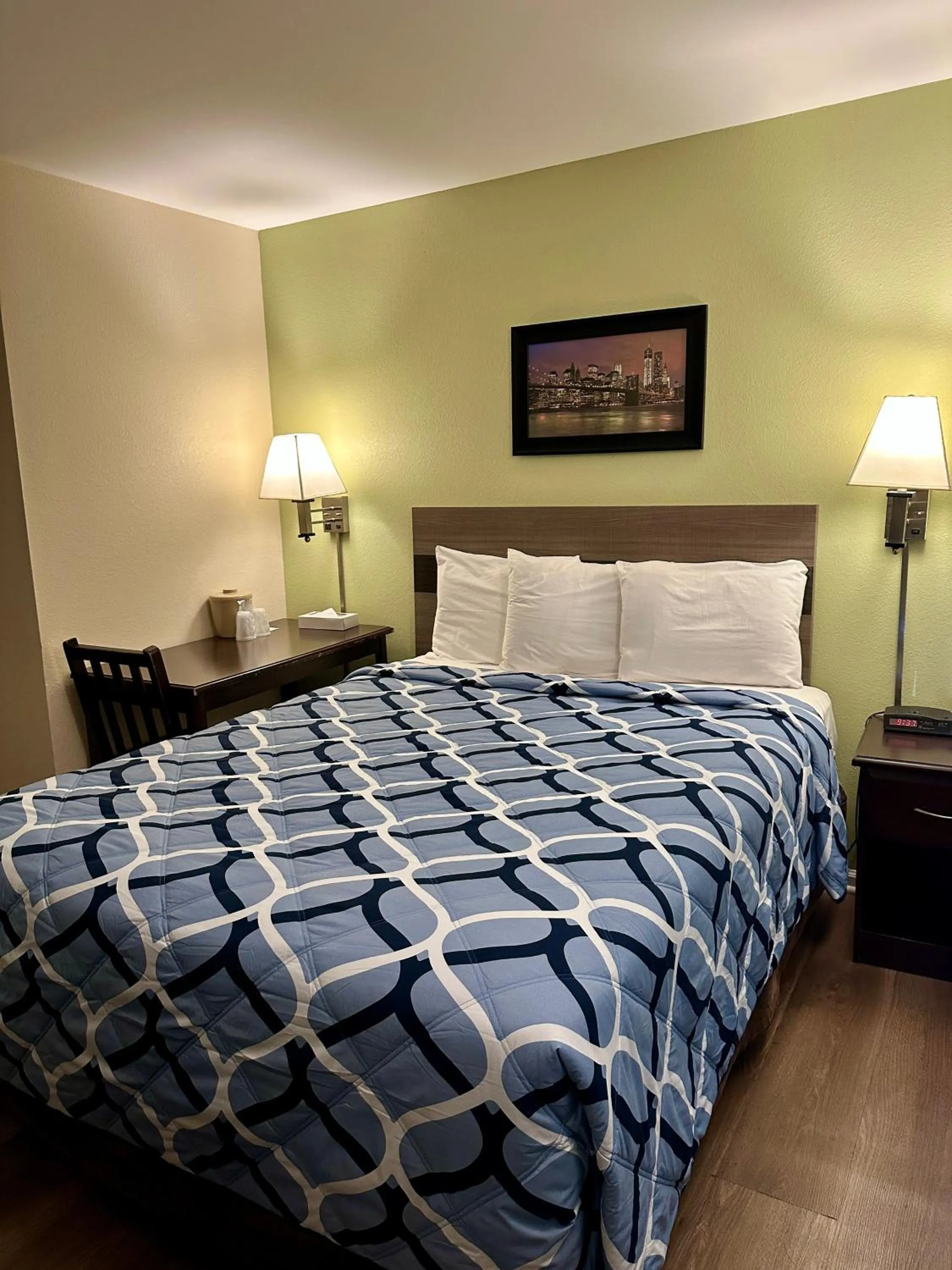 Small Single Room - single occupancy in Sea Girt Lodge