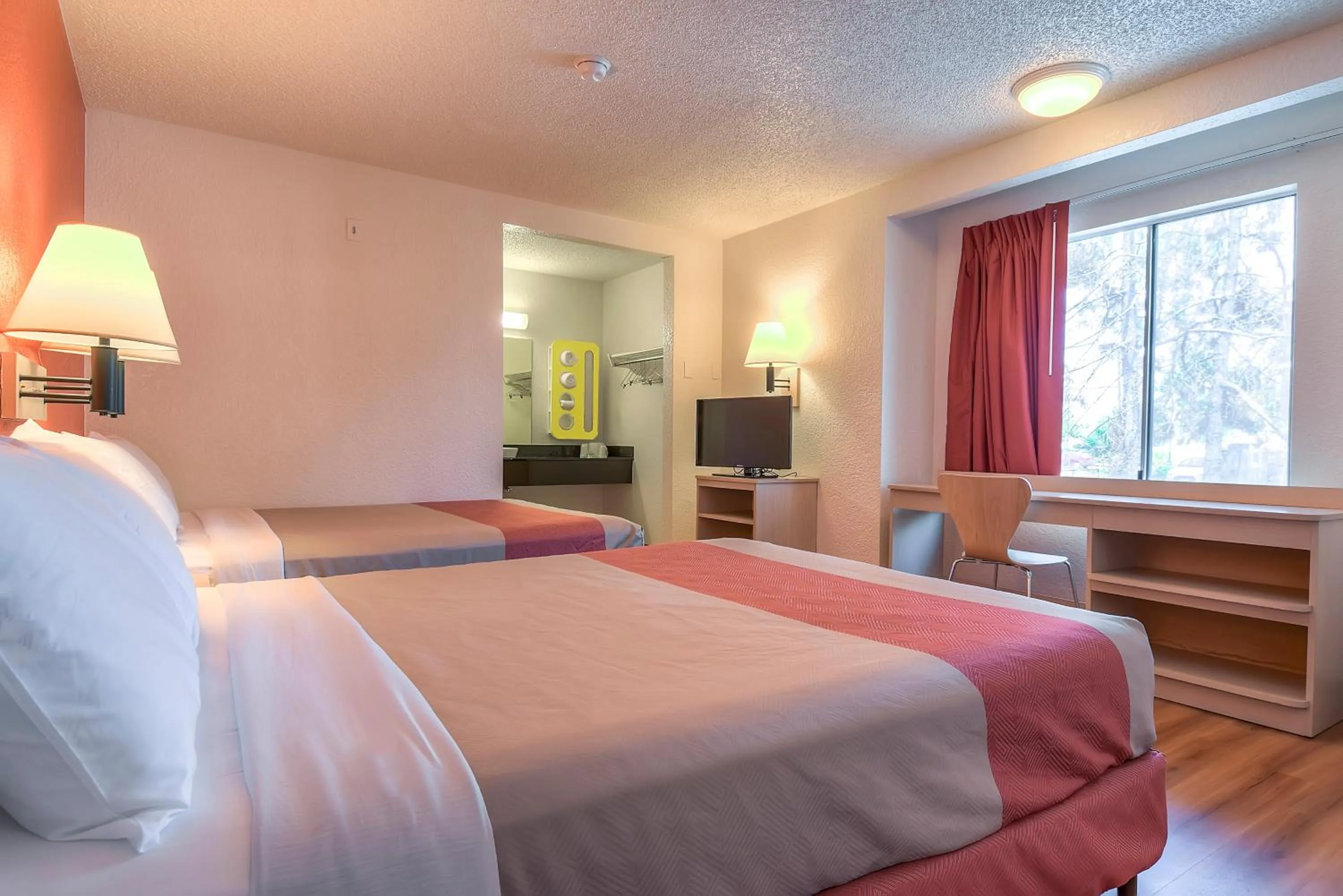 Double Room - Disability Access in Motel 6-Rowland Heights, CA - Los Angeles - Pomona